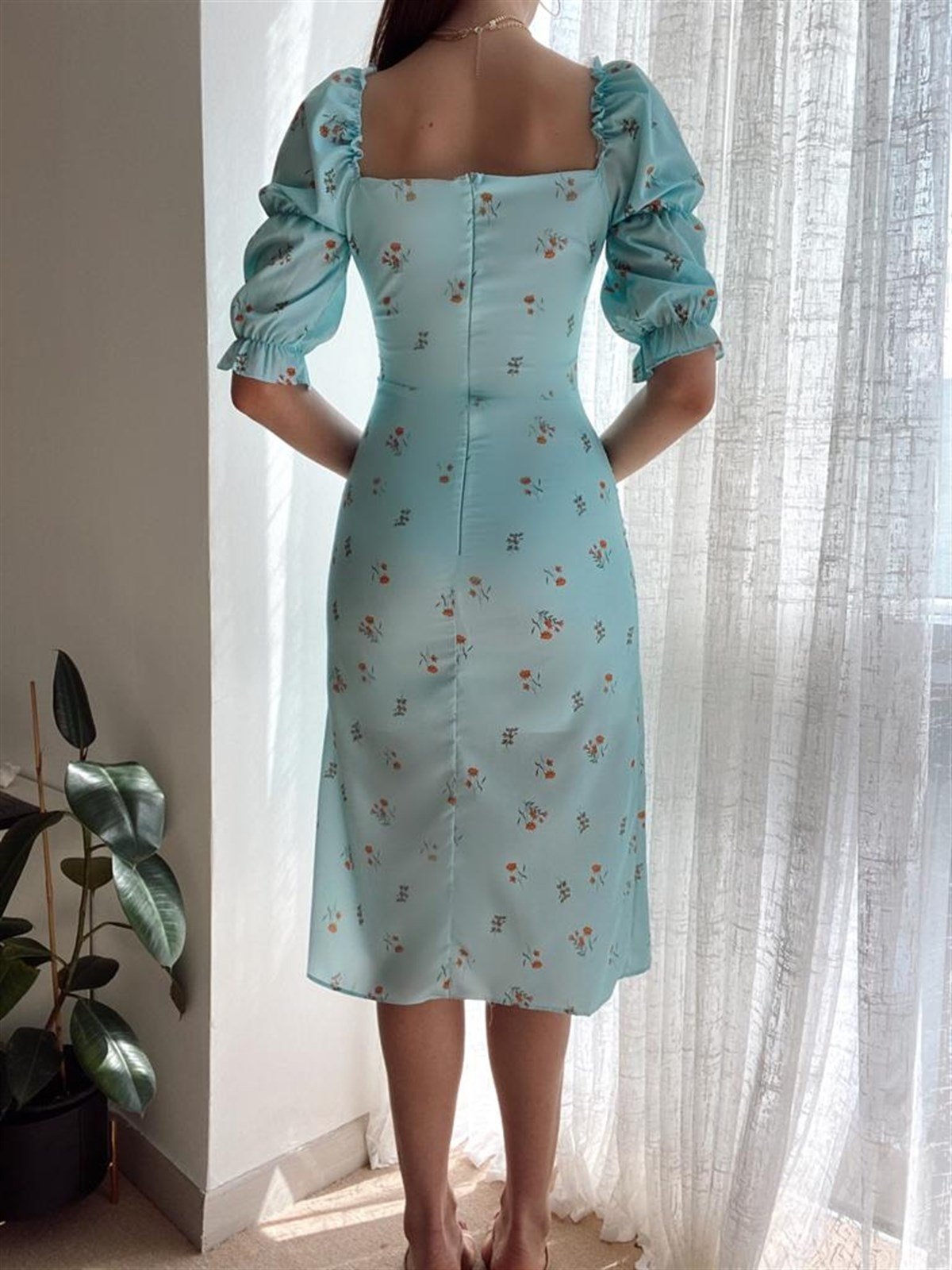 Çiçek Detay Önü Bağlamalı Midi Elbise - TURKUAZ