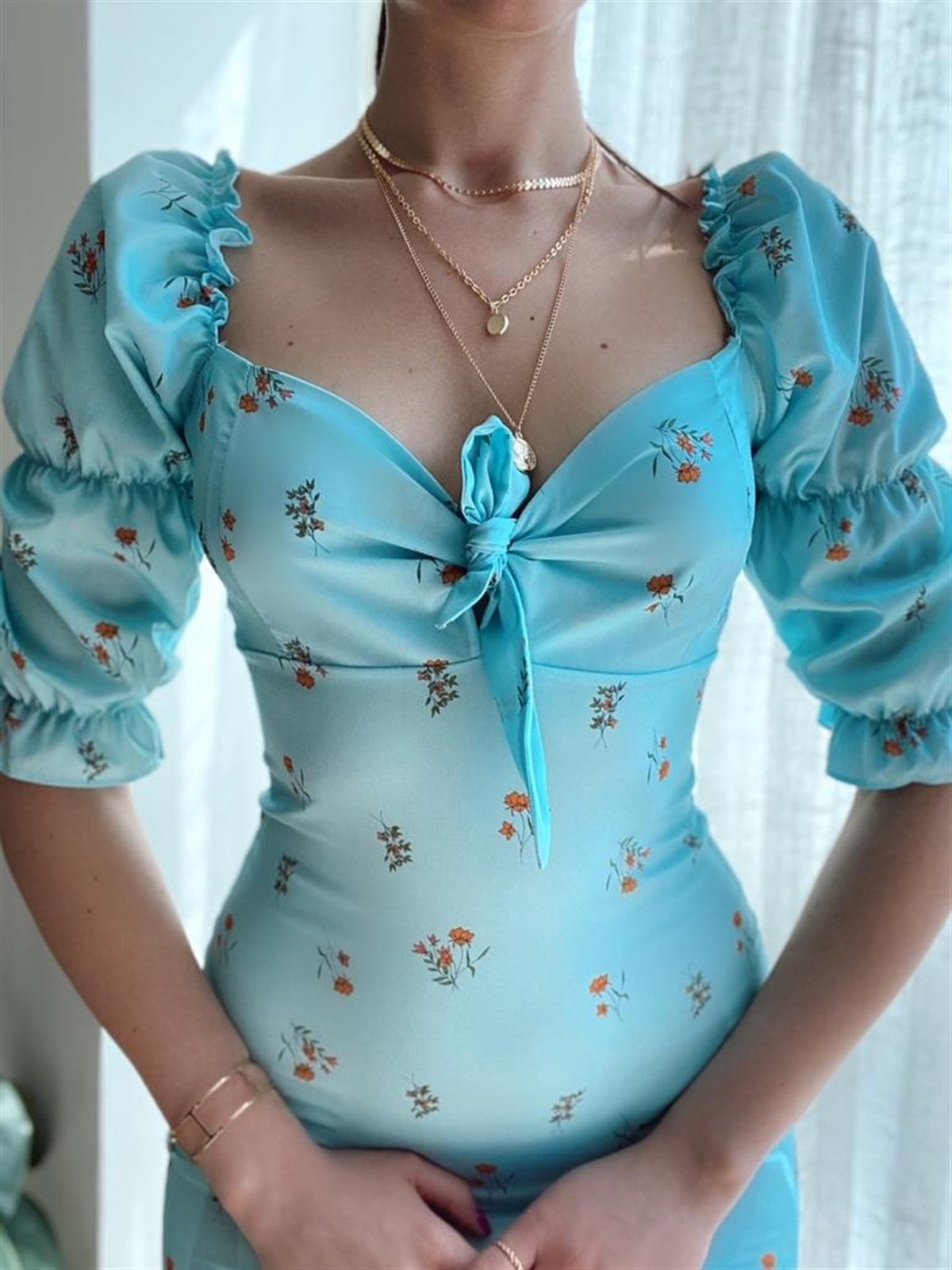 Çiçek Detay Önü Bağlamalı Midi Elbise - TURKUAZ