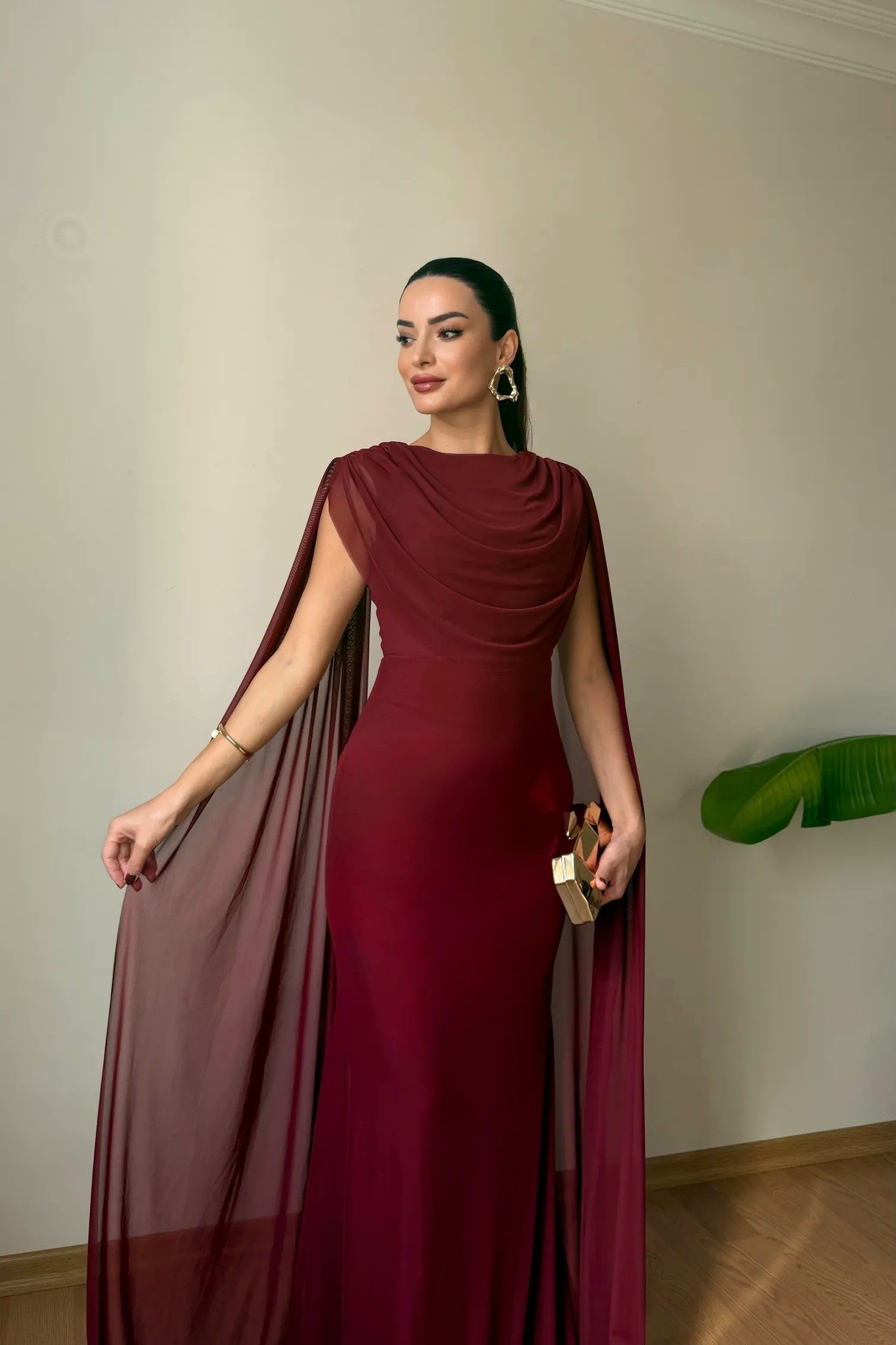 Degaje Yaka Şifon Pelerinli Maxi Abiye Elbise - Bordo