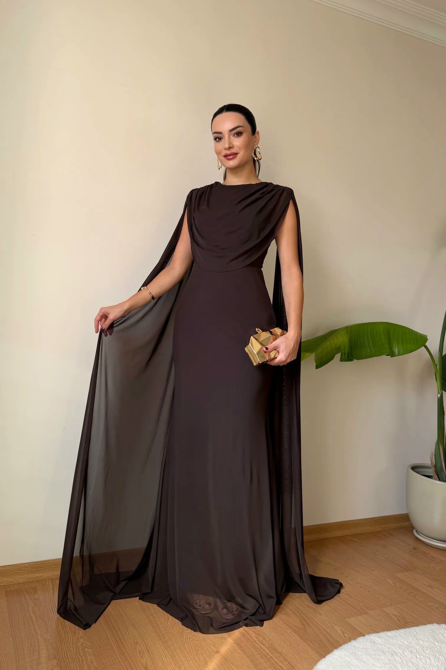 Degaje Yaka Şifon Pelerinli Maxi Abiye Elbise - Kahverengi