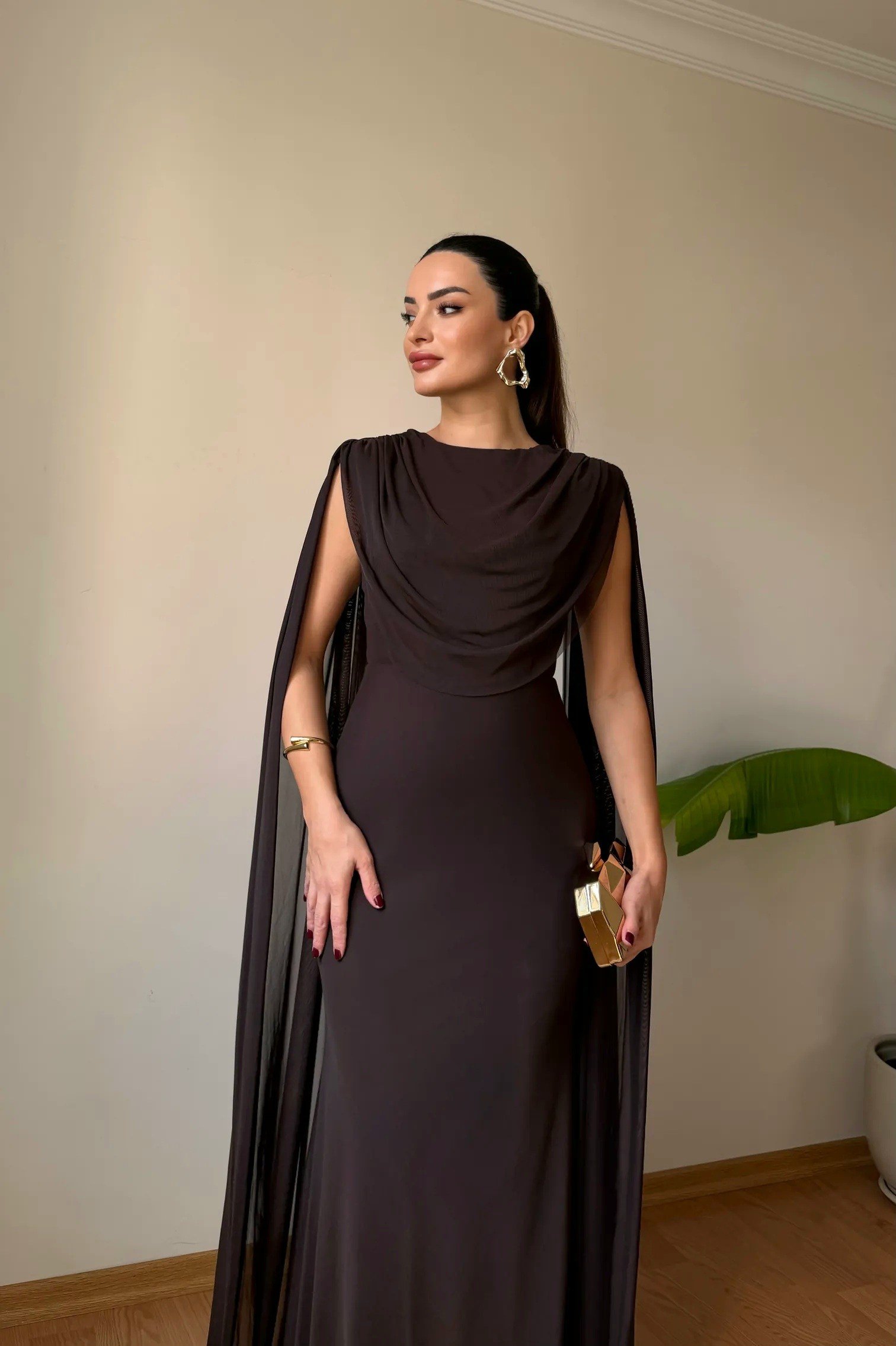 Degaje Yaka Şifon Pelerinli Maxi Abiye Elbise - Kahverengi