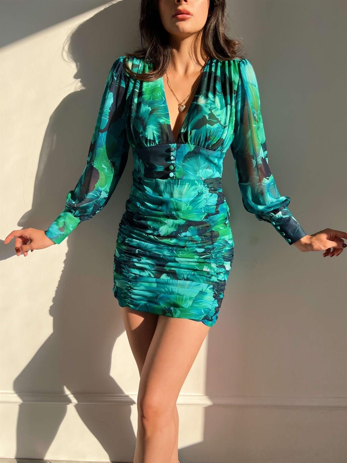 Derin V yaka Desenli Uzunkol Drapeli Mini Kadın Elbise - YEŞİL