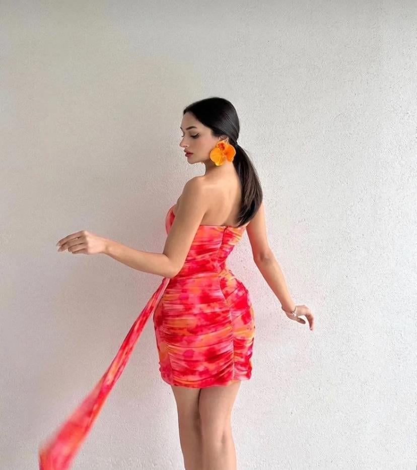 Drapeli Yandan Kuyruklu Mini Straples Şifon Elbise - KIRMIZI