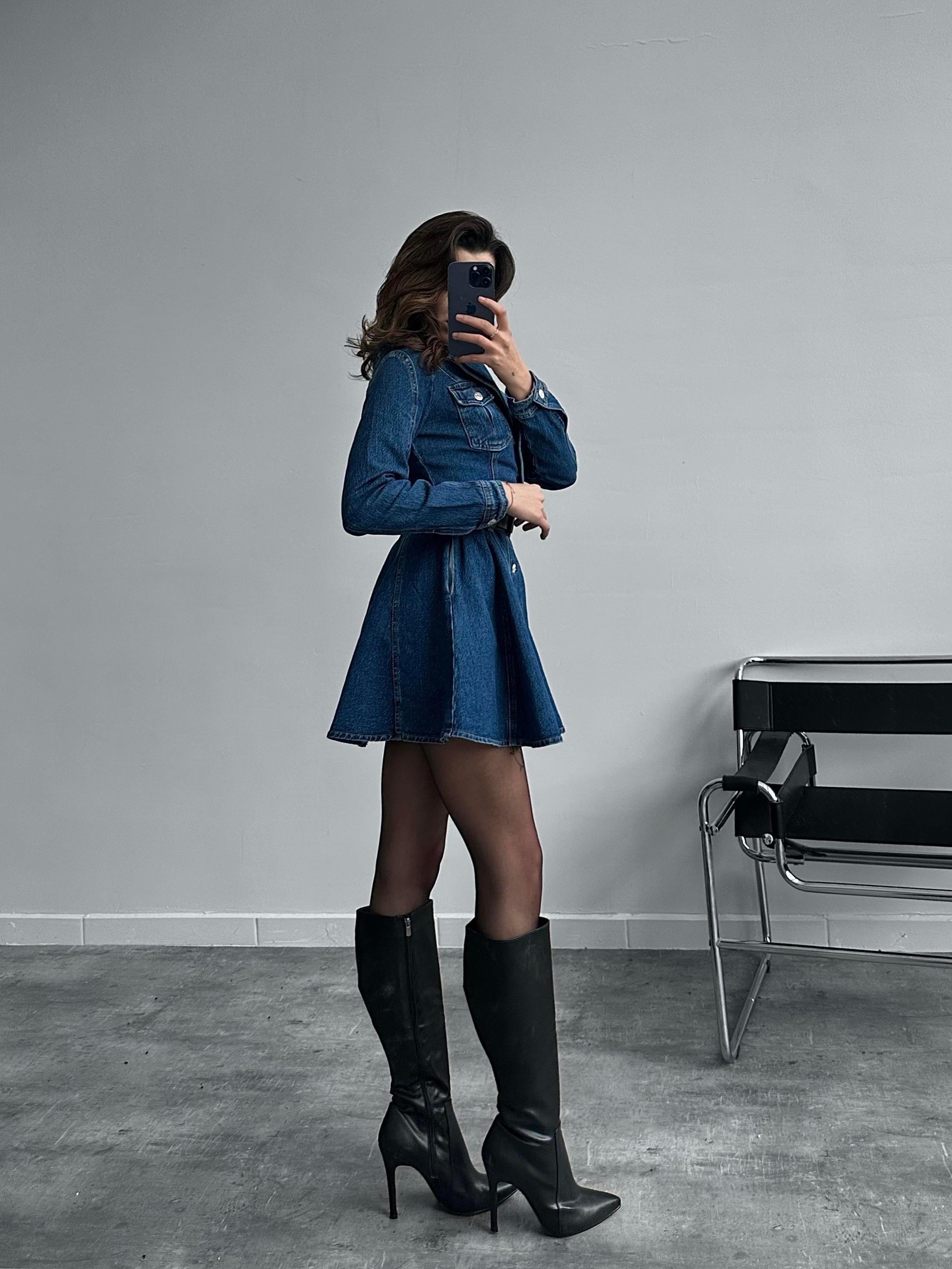 Düğme Detaylı Cepli Kemerli Mini Kot Elbise