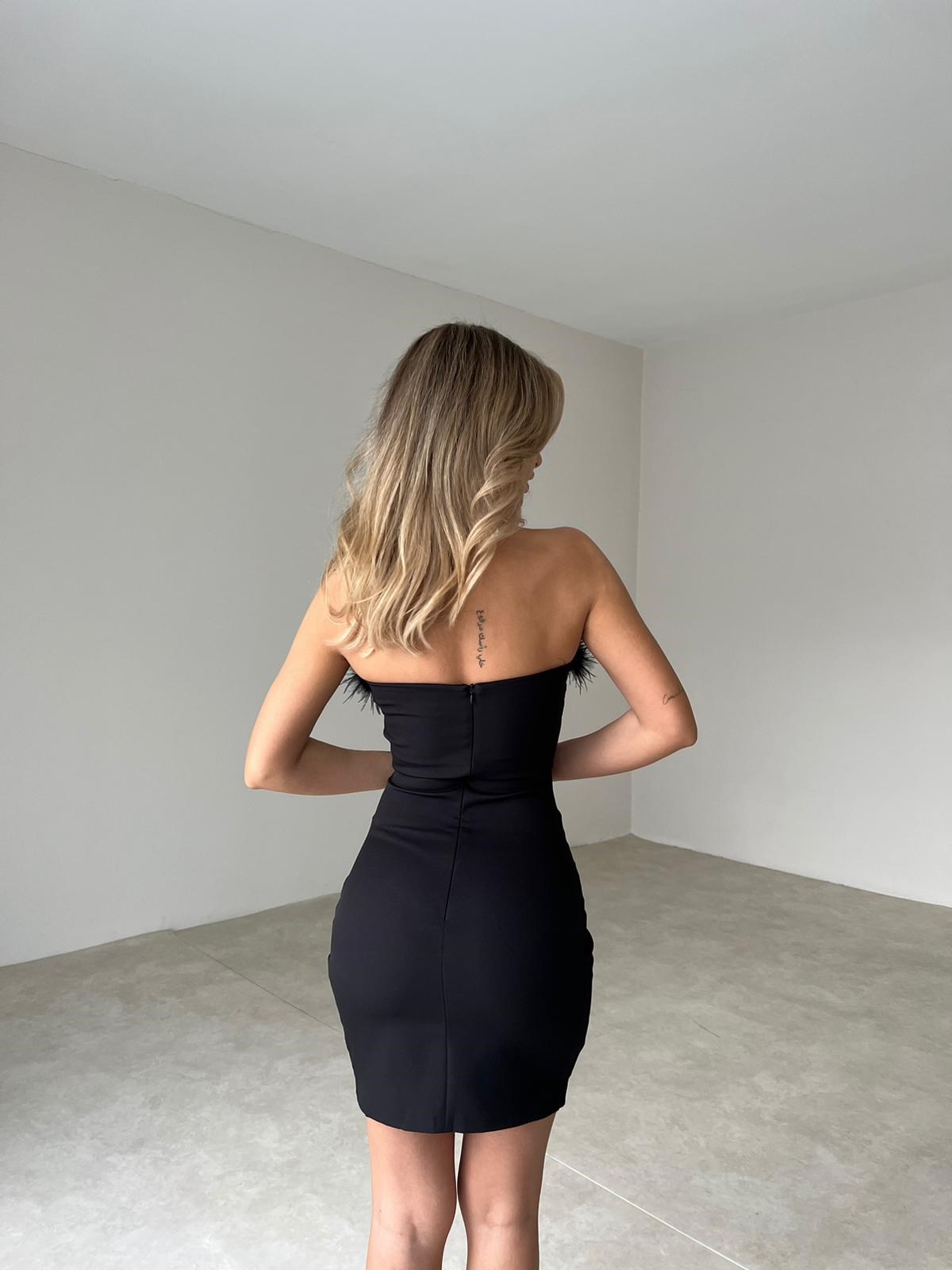 Eteği Kruvaze Tüy Detaylı Straplez Otriş Kadın Elbise - SİYAH