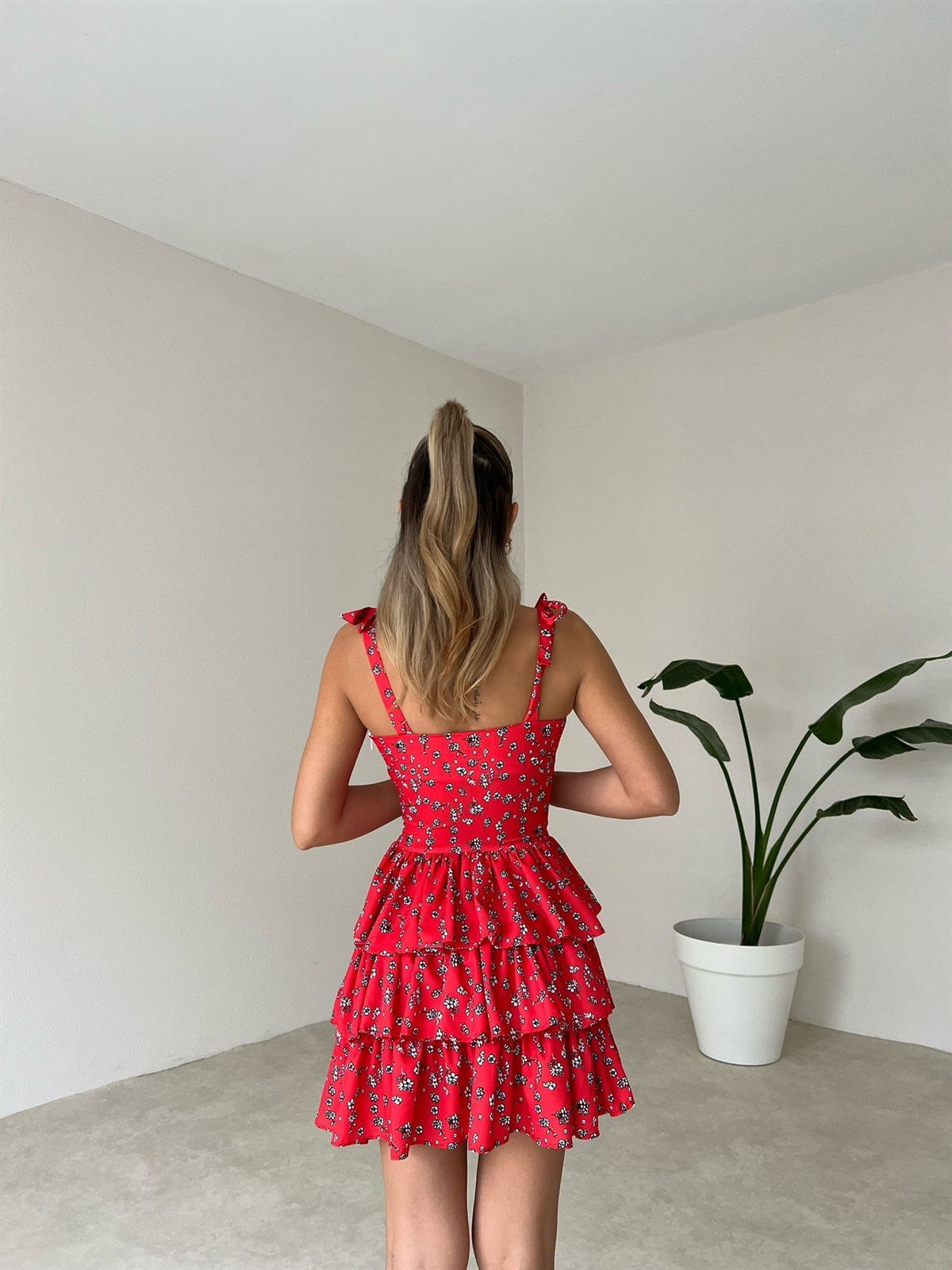 Etek Kat Kat Göğüs Bağlamalı Elbise - KIRMIZI