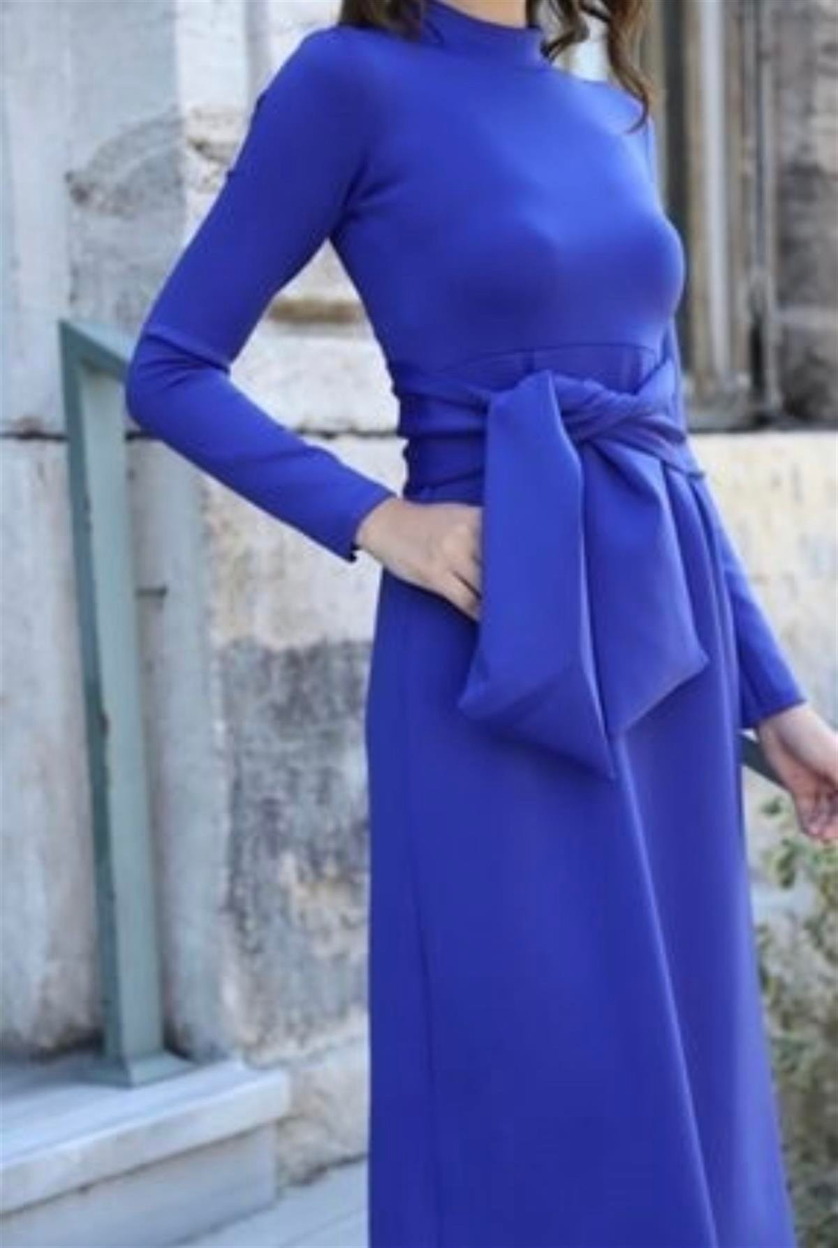 Etek Ucu Dantel Detaylı Maxi Boy Kemerli Uzun Kol Elbise - SAKS MAVİ