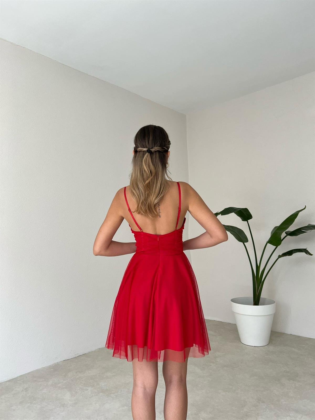 Göğüs Detay Tül Kumaş Elbise - KIRMIZI