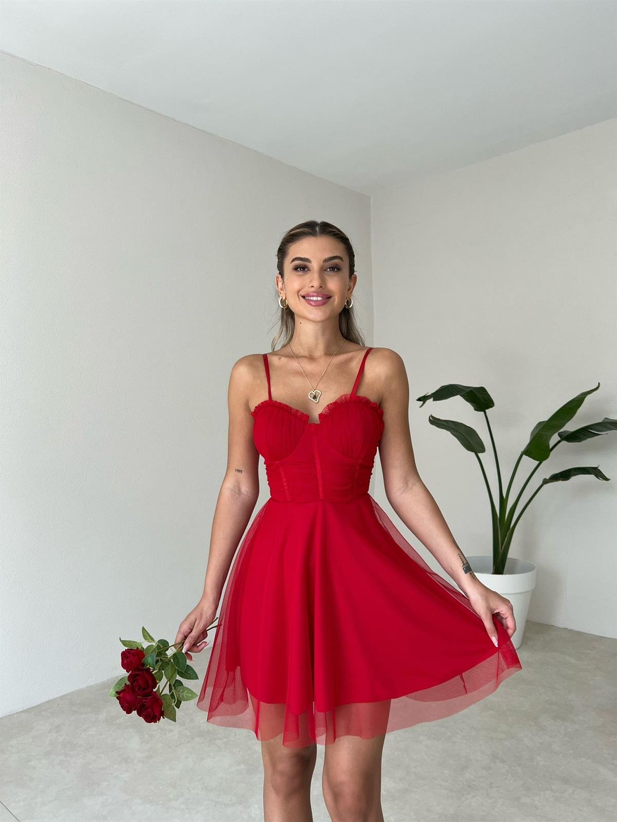 Göğüs Detay Tül Kumaş Elbise - KIRMIZI