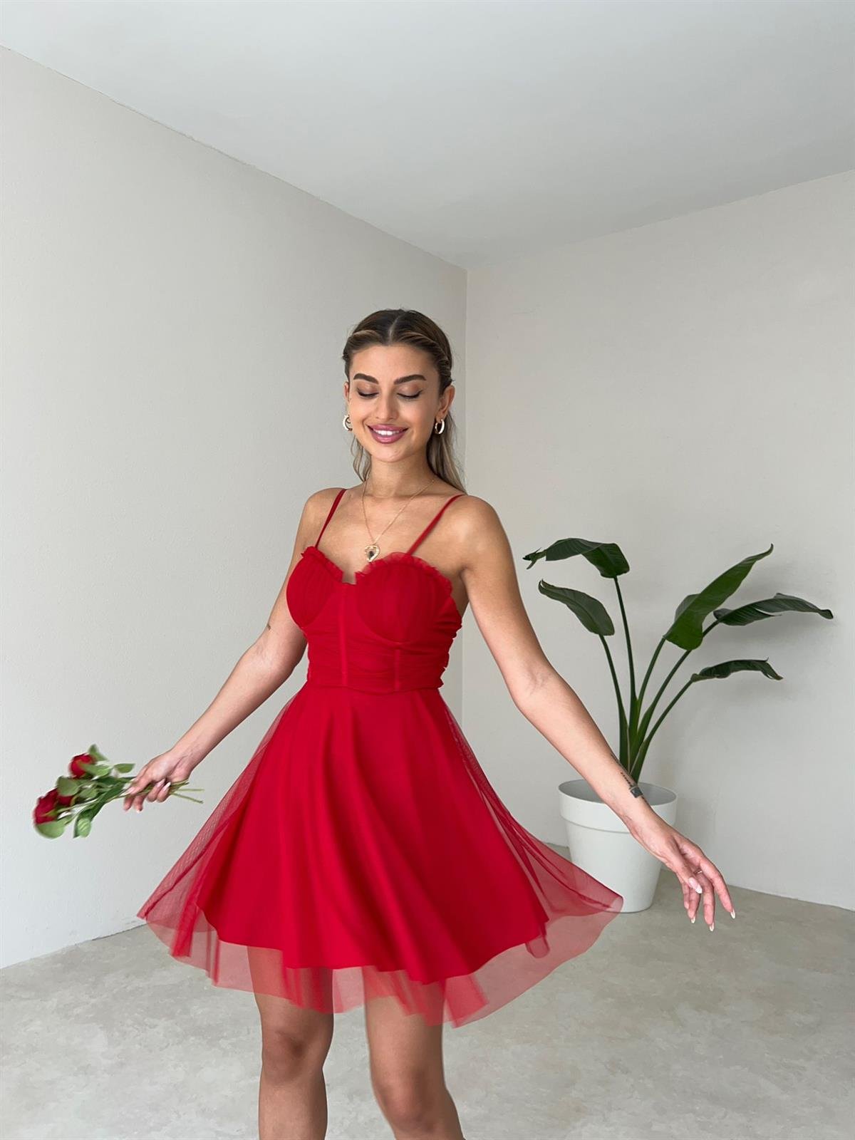 Göğüs Detay Tül Kumaş Elbise - KIRMIZI