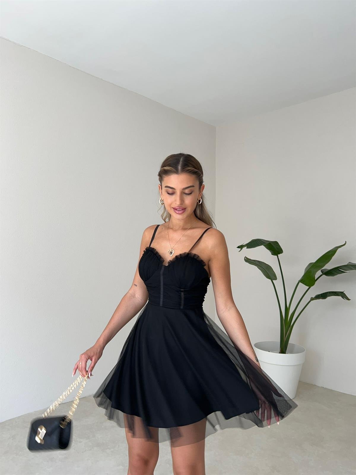 Göğüs Detay Tül Kumaş Elbise - SİYAH