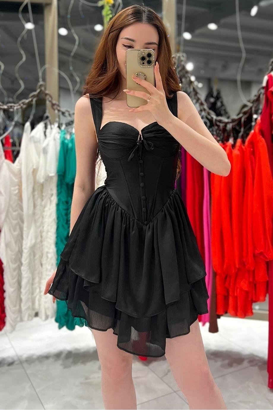 Göğüs Detaylı Kalın Askılı Sırt Dekolteli Mini Elbise - SİYAH