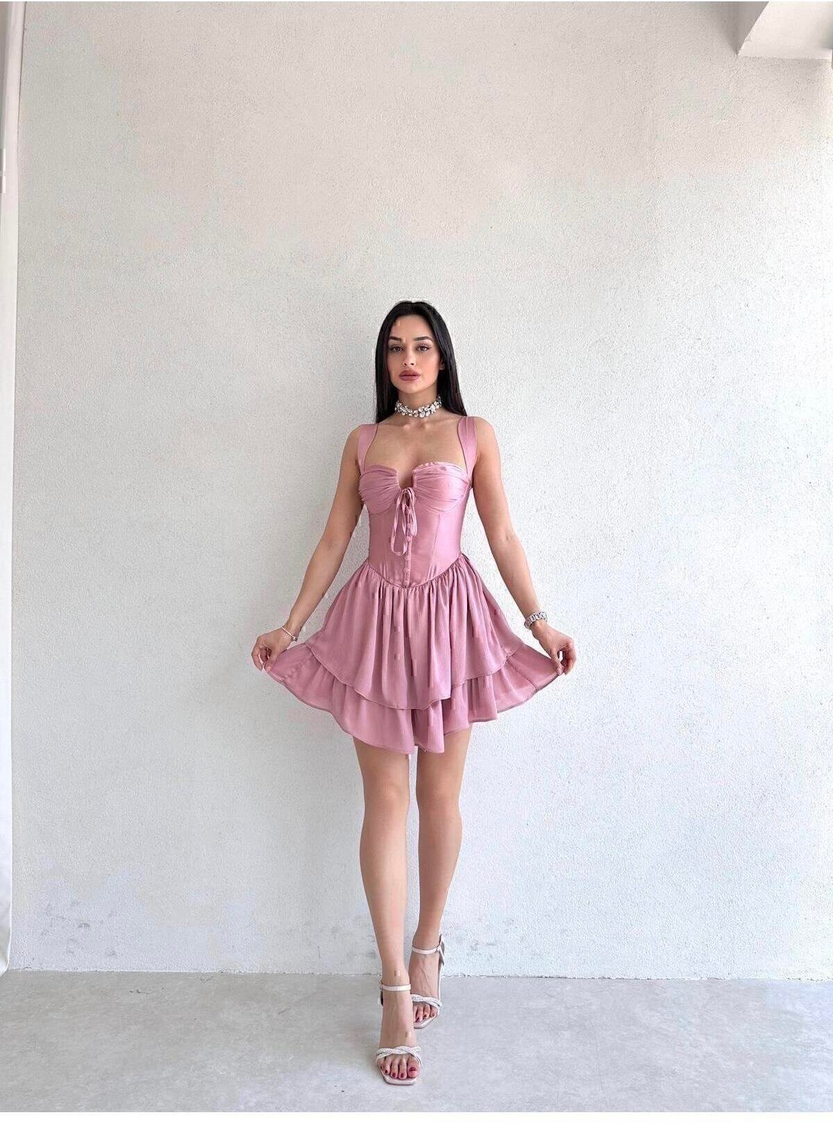 Göğüs Detaylı Kalın Askılı Sırt Dekolteli Mini Elbise - TOZ PEMBE