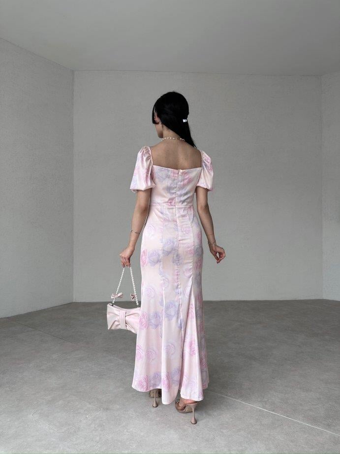 Göğüs Drape Pastel Çiçek Desenli Maxi Boy Saten Elbise Kısa Kol - PEMBE