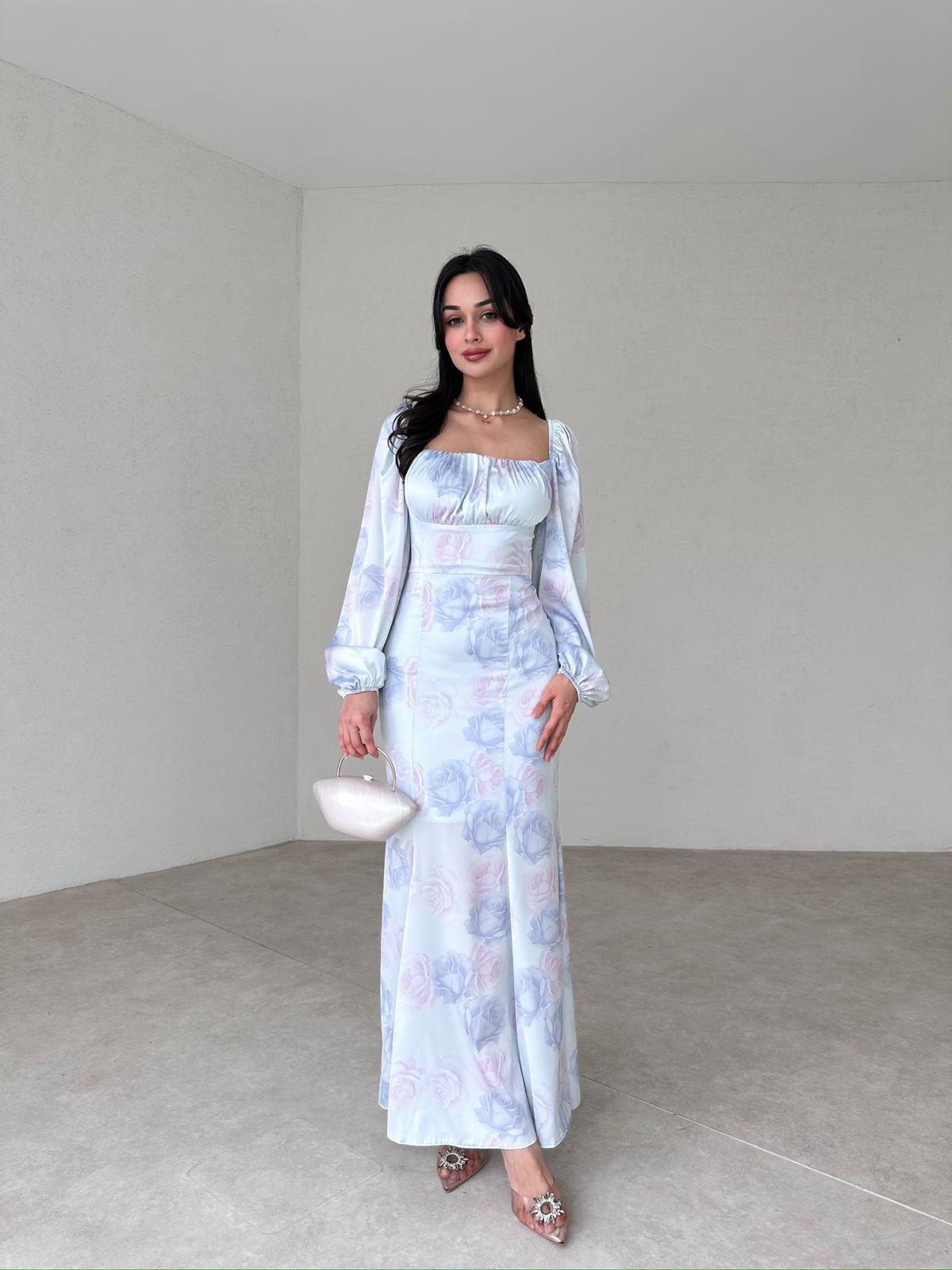 Göğüs Drape Pastel Çiçek Desenli Maxi Boy Saten Elbise - MAVİ