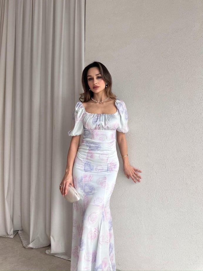 Göğüs Drape Pastel Çiçek Desenli Maxi Boy Saten Elbise Kısa Kol - MAVİ