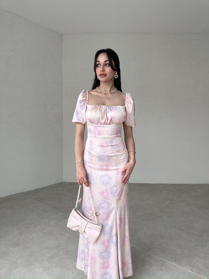 Göğüs Drape Pastel Çiçek Desenli Maxi Boy Saten Elbise Kısa Kol - PEMBE