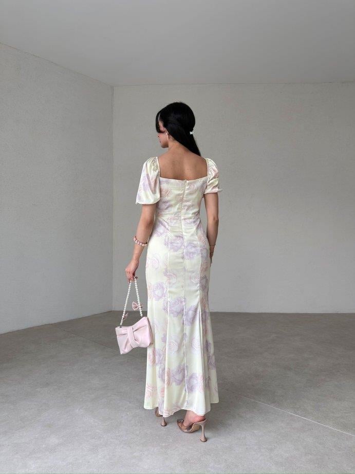 Göğüs Drape Pastel Çiçek Desenli Maxi Boy Saten Elbise Kısa Kol - SARI