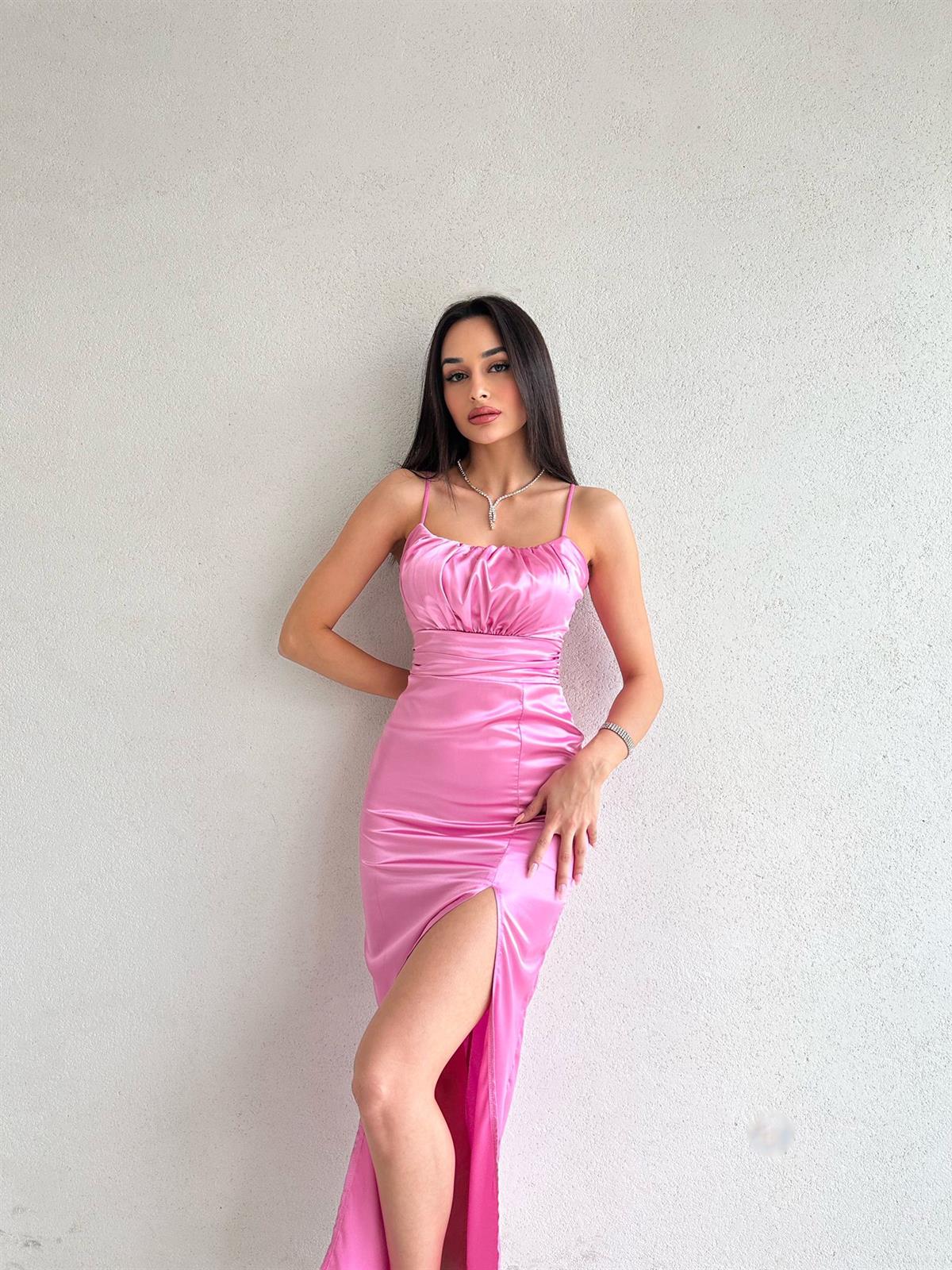Göğüs Drapeli İnce Askılı Saten Elbise - PEMBE
