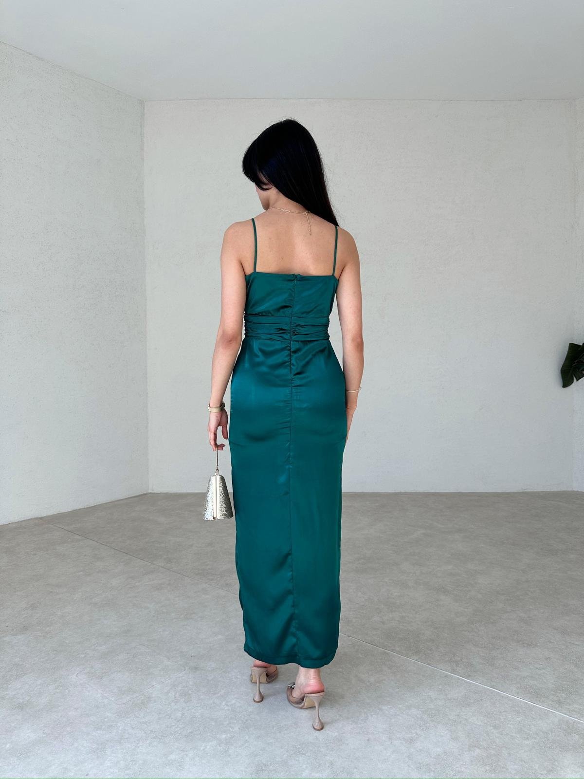 Göğüs Drapeli İnce Askılı Saten Elbise - ZÜMRÜT YEŞİLİ