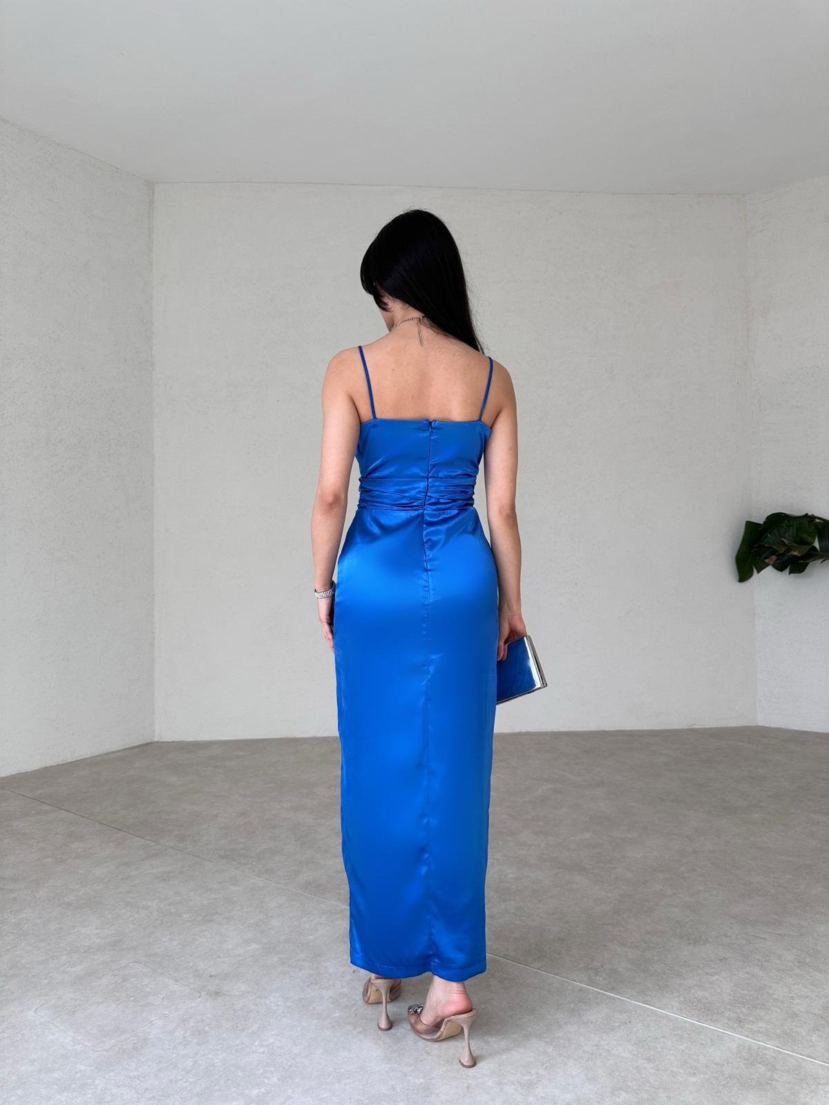 Göğüs Drapeli İnce Askılı Saten Elbise - MAVİ