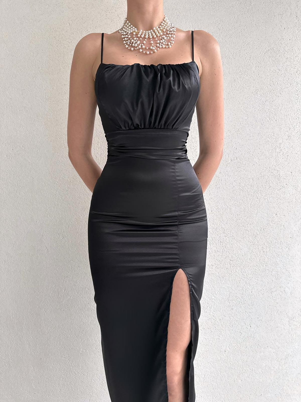 Göğüs Drapeli İnce Askılı Saten Elbise - SİYAH