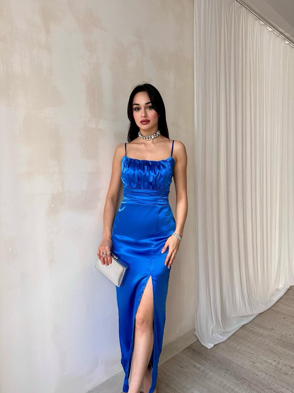 Göğüs Drapeli İnce Askılı Saten Elbise - MAVİ