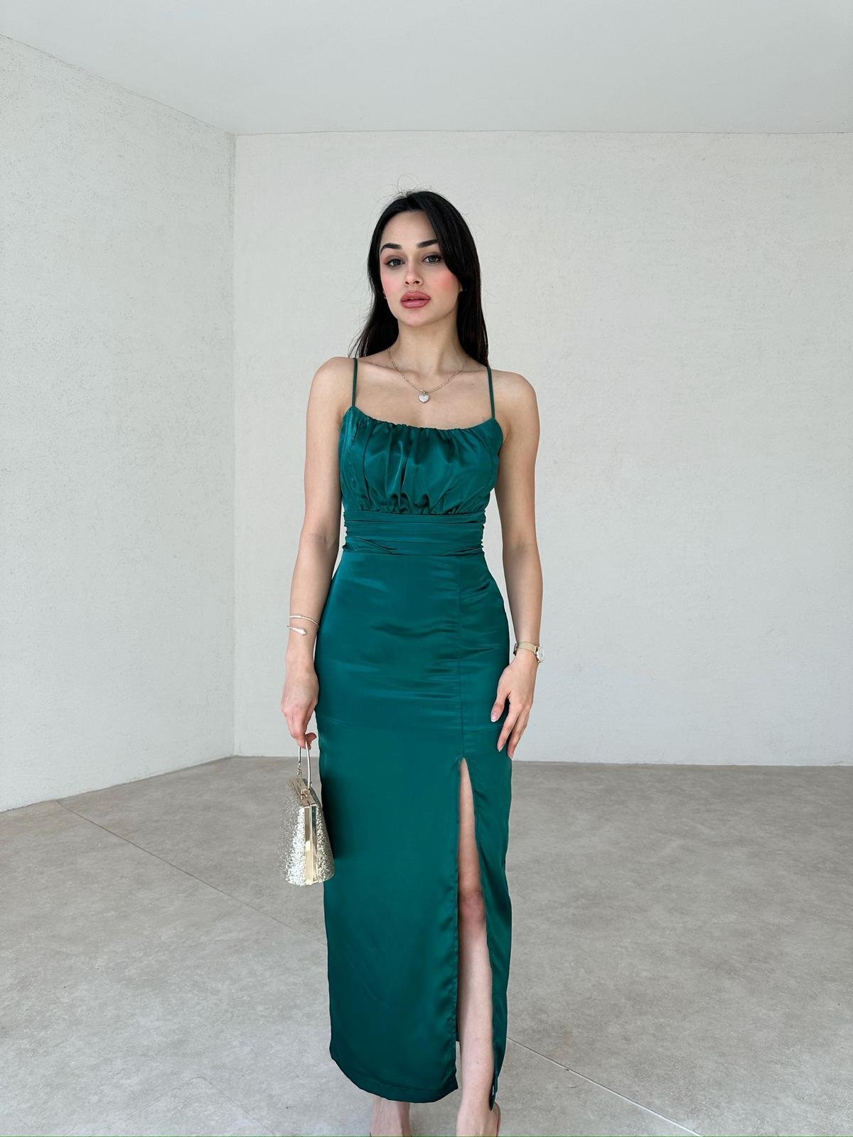 Göğüs Drapeli İnce Askılı Saten Elbise - ZÜMRÜT YEŞİLİ