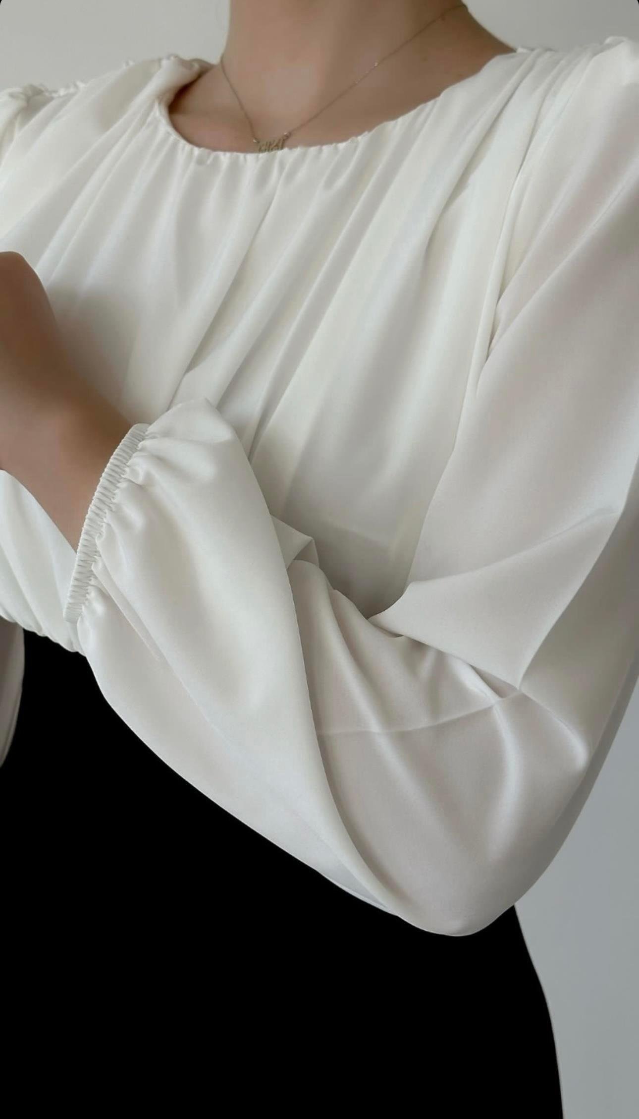 Göğüs Kısmı Drapeli Belden Oturmalı Uzun Siyah Beyaz Elbise 