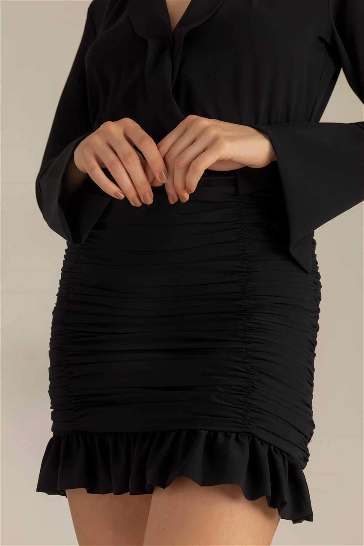 Gömlek Yaka Eteği Fırfırlı Mini Kadın Elbise - SİYAH