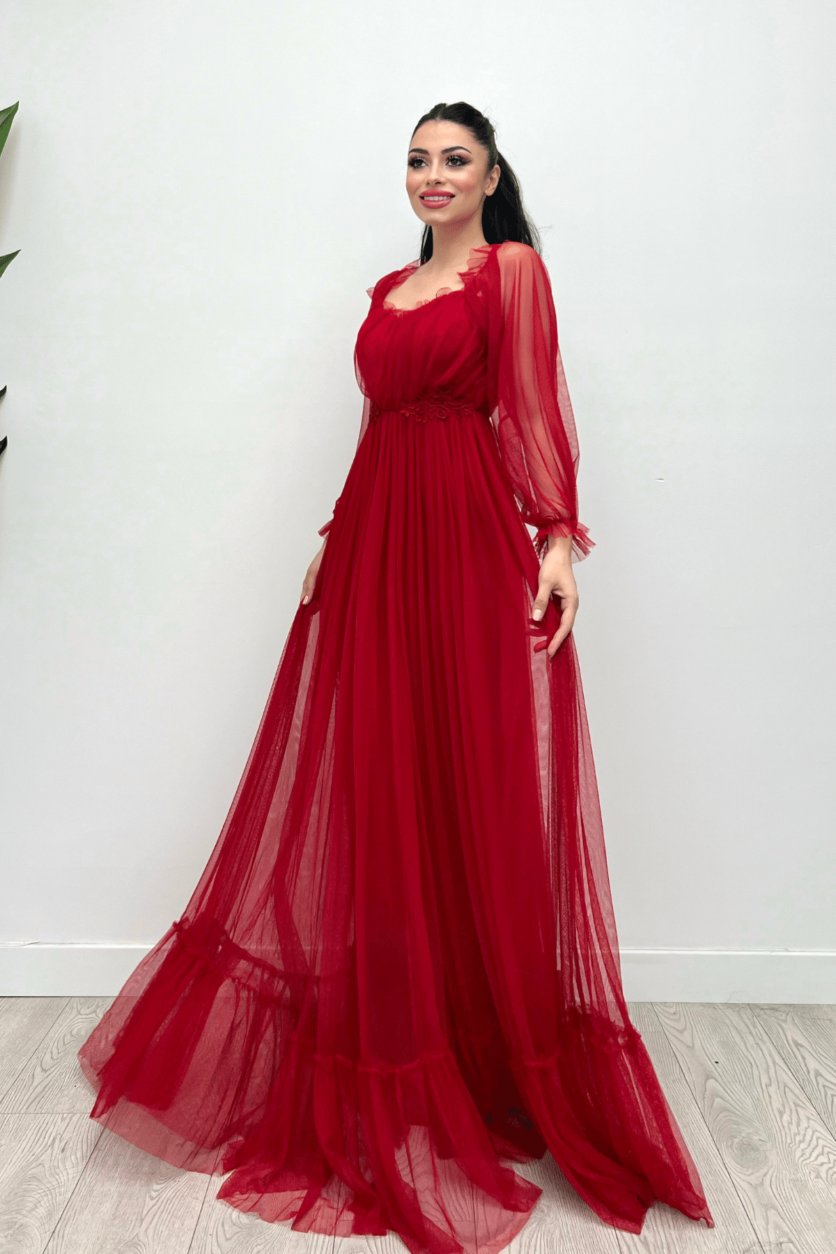 Güpür Detay Tül Elbise - KIRMIZI