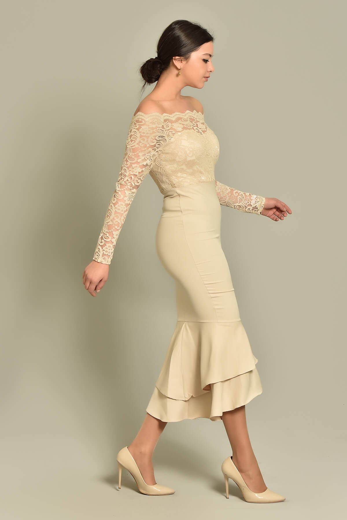 Güpür Ve Volan Detay Elbise - KREM