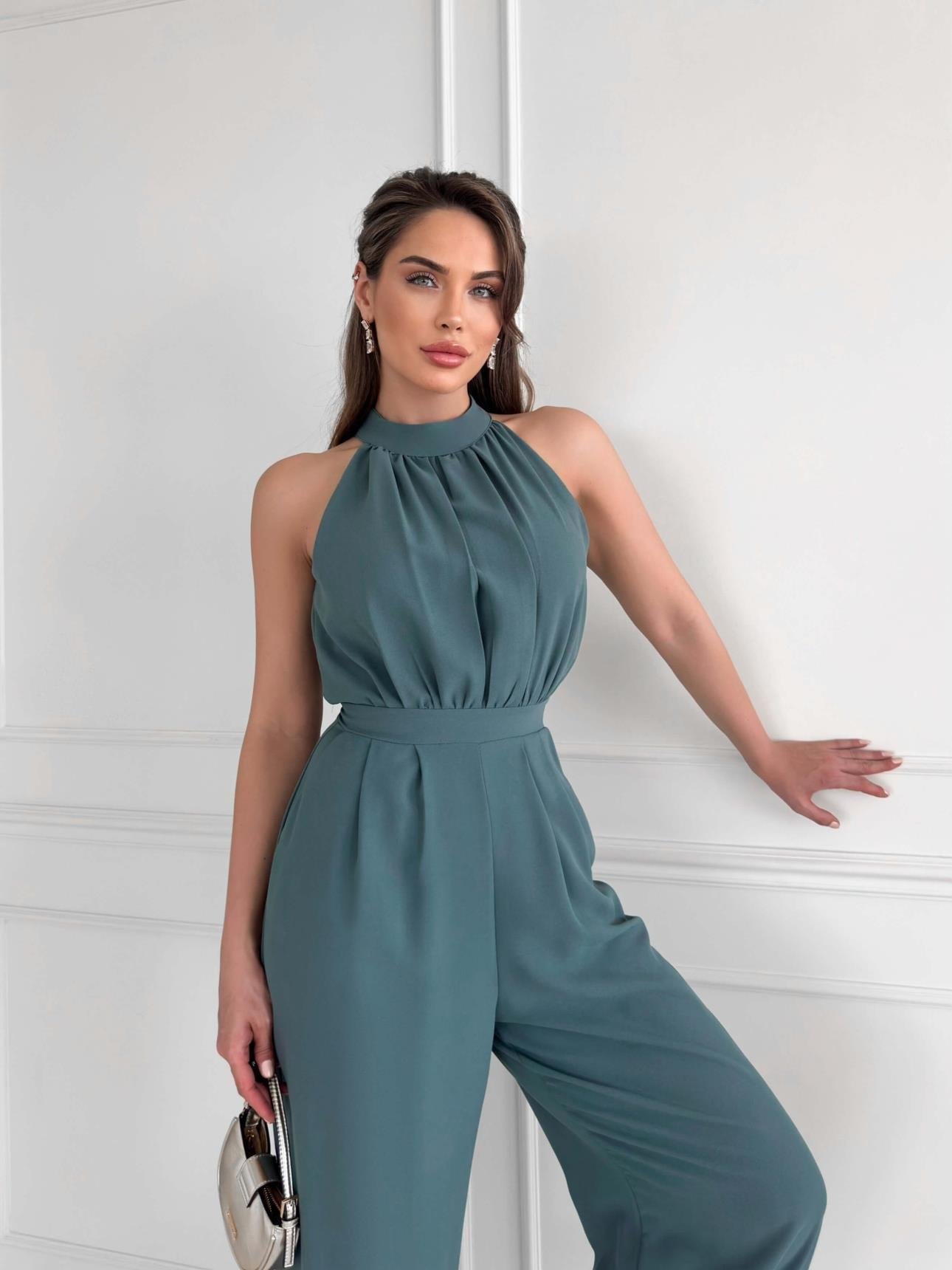 Halter Yaka Kolsuz Drapeli Plazzo Model Belden Oturtmalı Cepli Bol Paça Uzun Tulum - MİNT YEŞİLİ