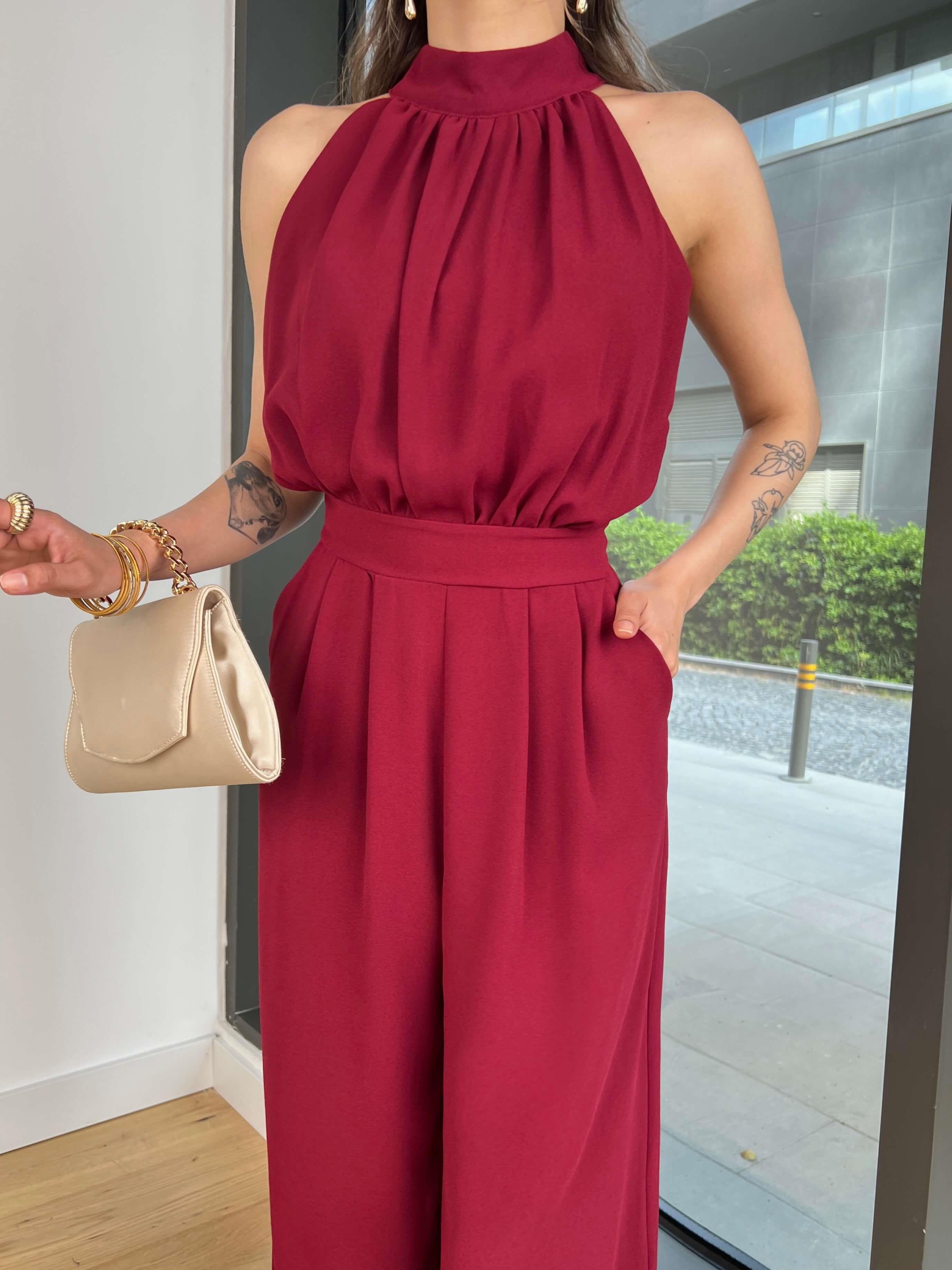 Halter Yaka Kolsuz Drapeli Plazzo Model Belden Oturtmalı Cepli Bol Paça Uzun Tulum - BORDO RENK