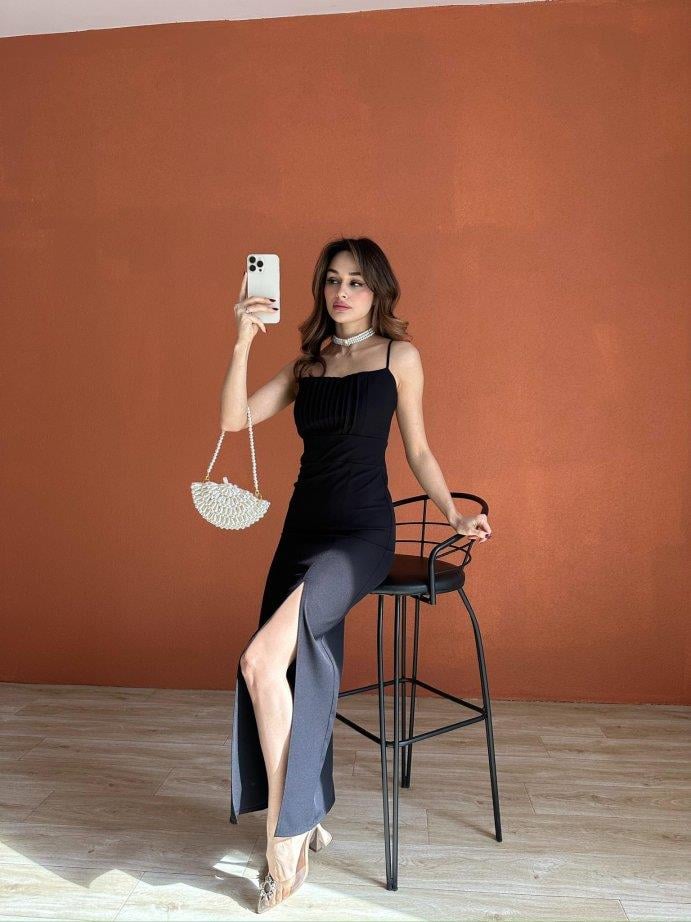 İnce Askılı Belden Oturtmalı Yırtmaçlı Elbise - LACİVERT 