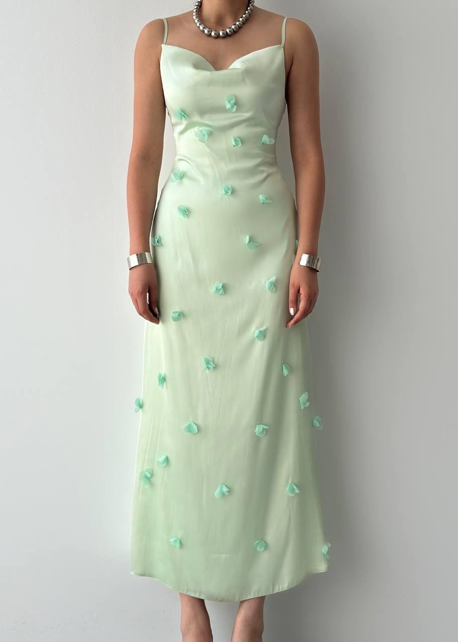 İp Askılı Çiçek Detaylı Uzun Saten Kalem Elbise - YEŞİL