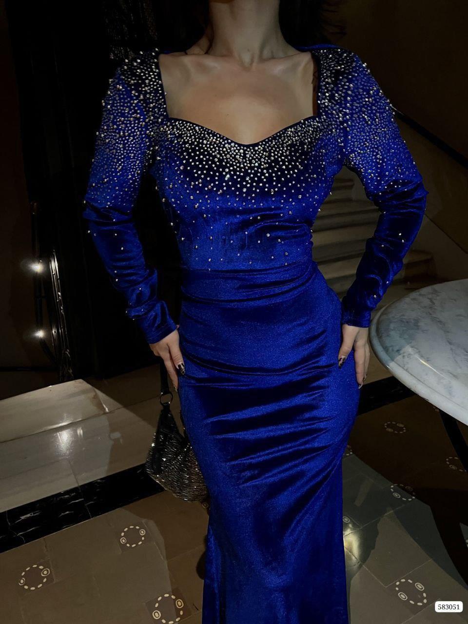 İşleme Detay Kadife Kumaş Kadın Elbise- MAVİ