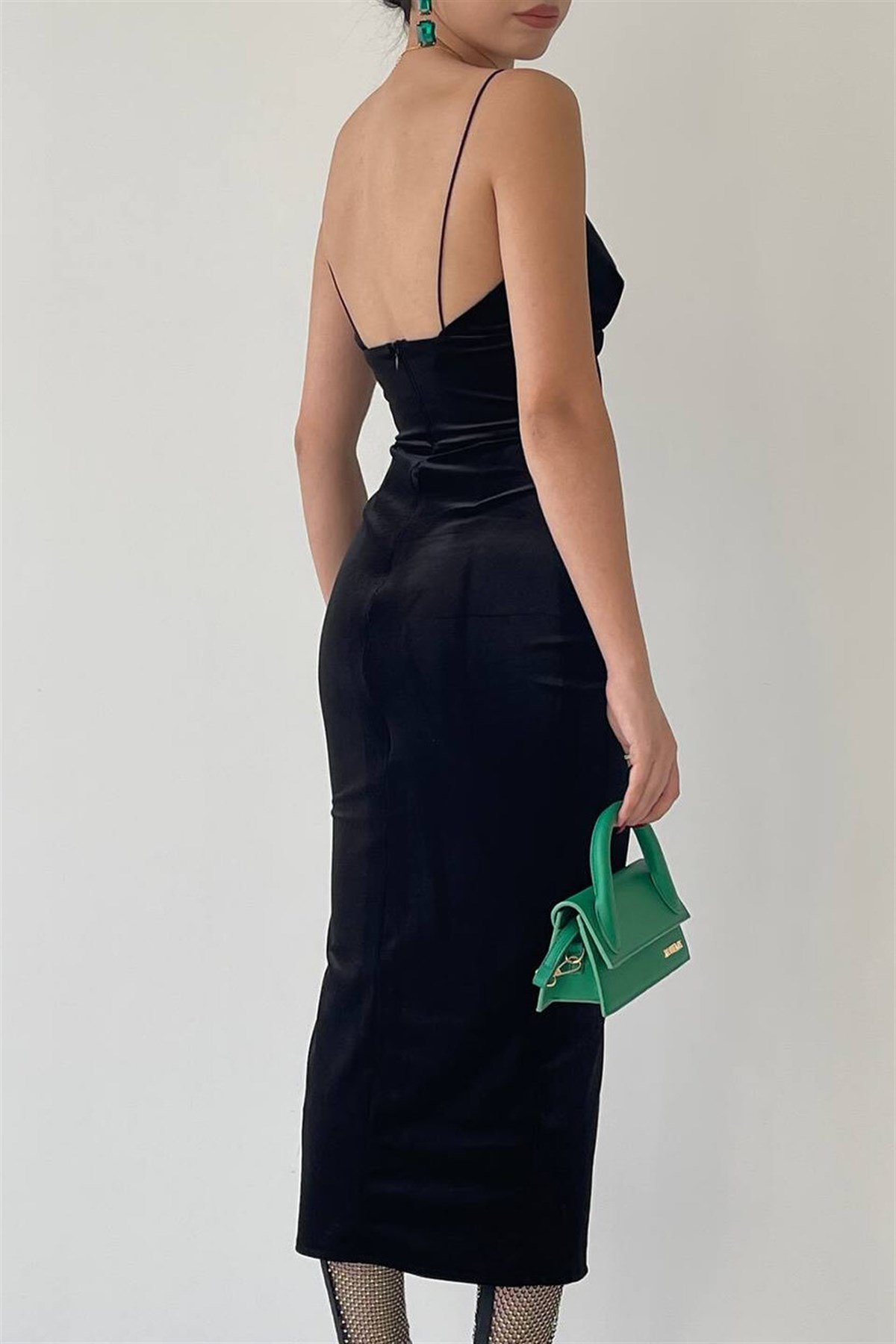 Kalp Yaka İp Askılı Fransız Kadife Elbise - SİYAH