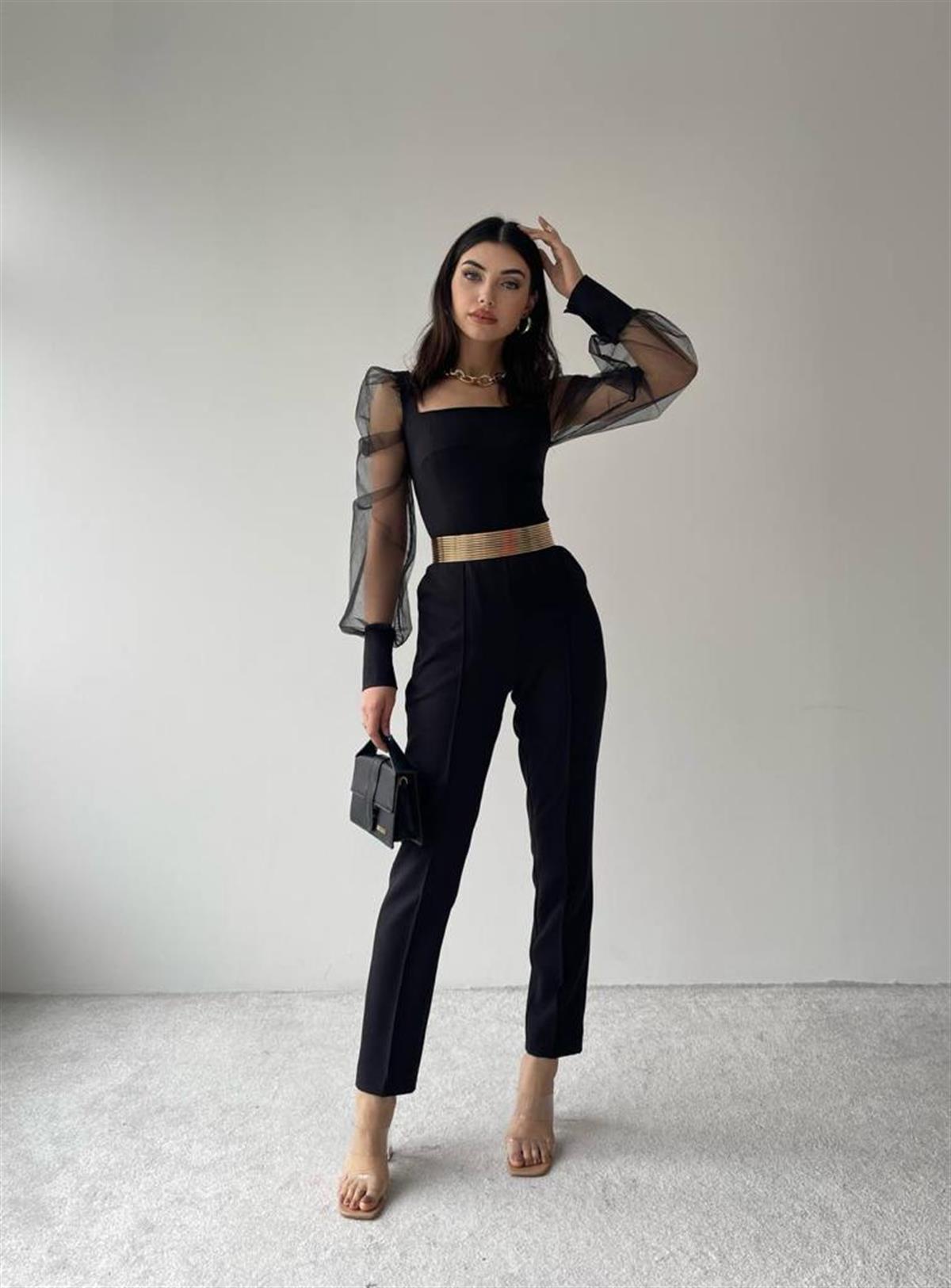 Kare Yaka Kolları Tül Detaylı Kemerli Cepli Tulum - SİYAH