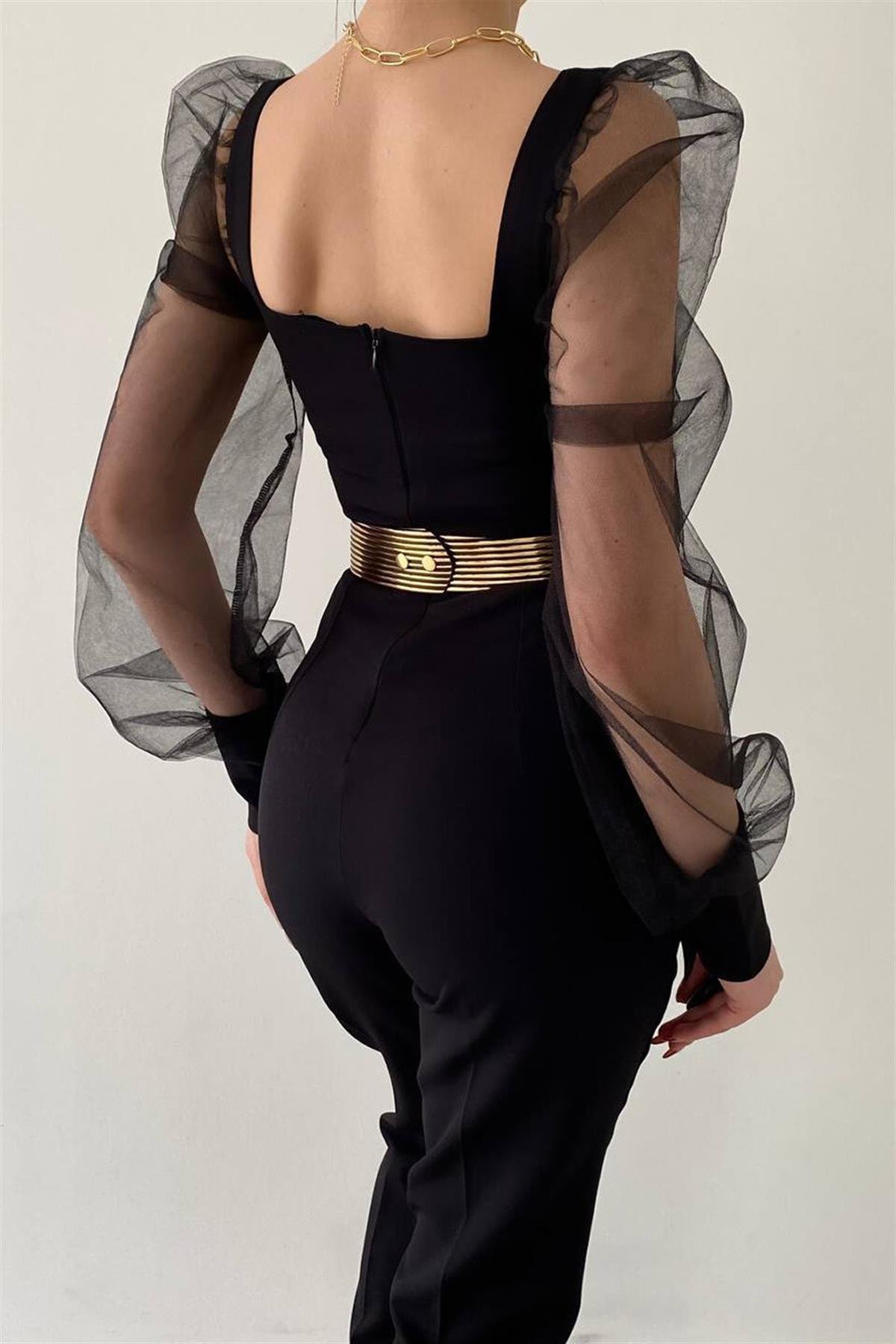 Kare Yaka Kolları Tül Detaylı Kemerli Cepli Tulum - SİYAH