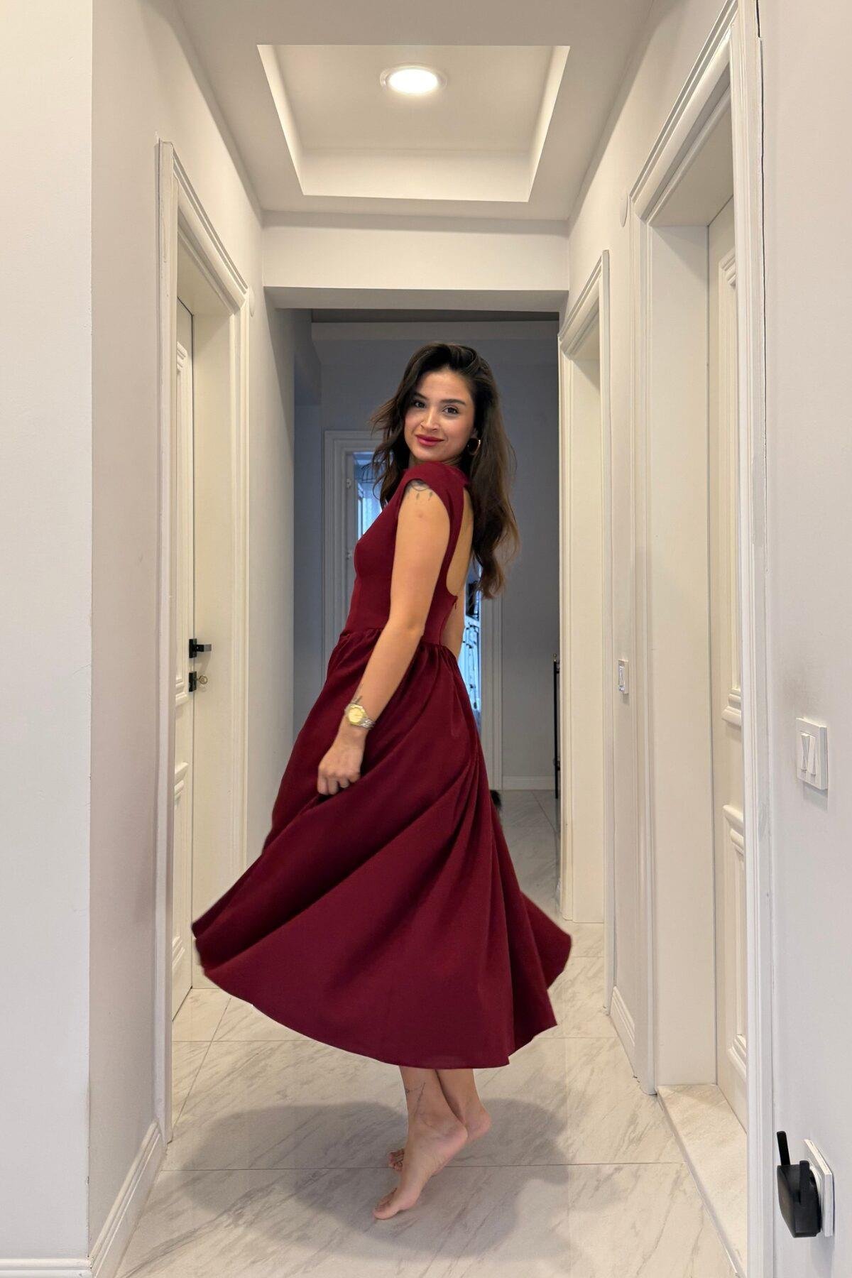 Kare Yaka Sırt Dekolteli Pliseli Belden Oturmalı Balon Uzun Elbise - BORDO