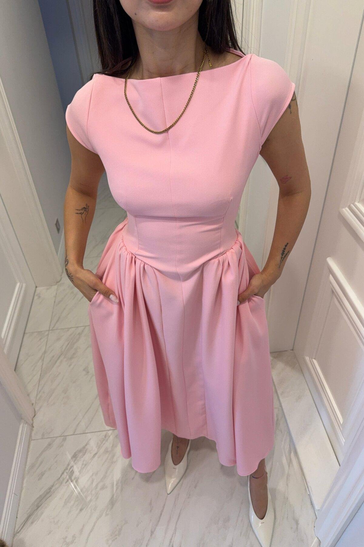 Kare Yaka Sırt Dekolteli Pliseli Belden Oturmalı Balon Uzun Elbise - PEMBE