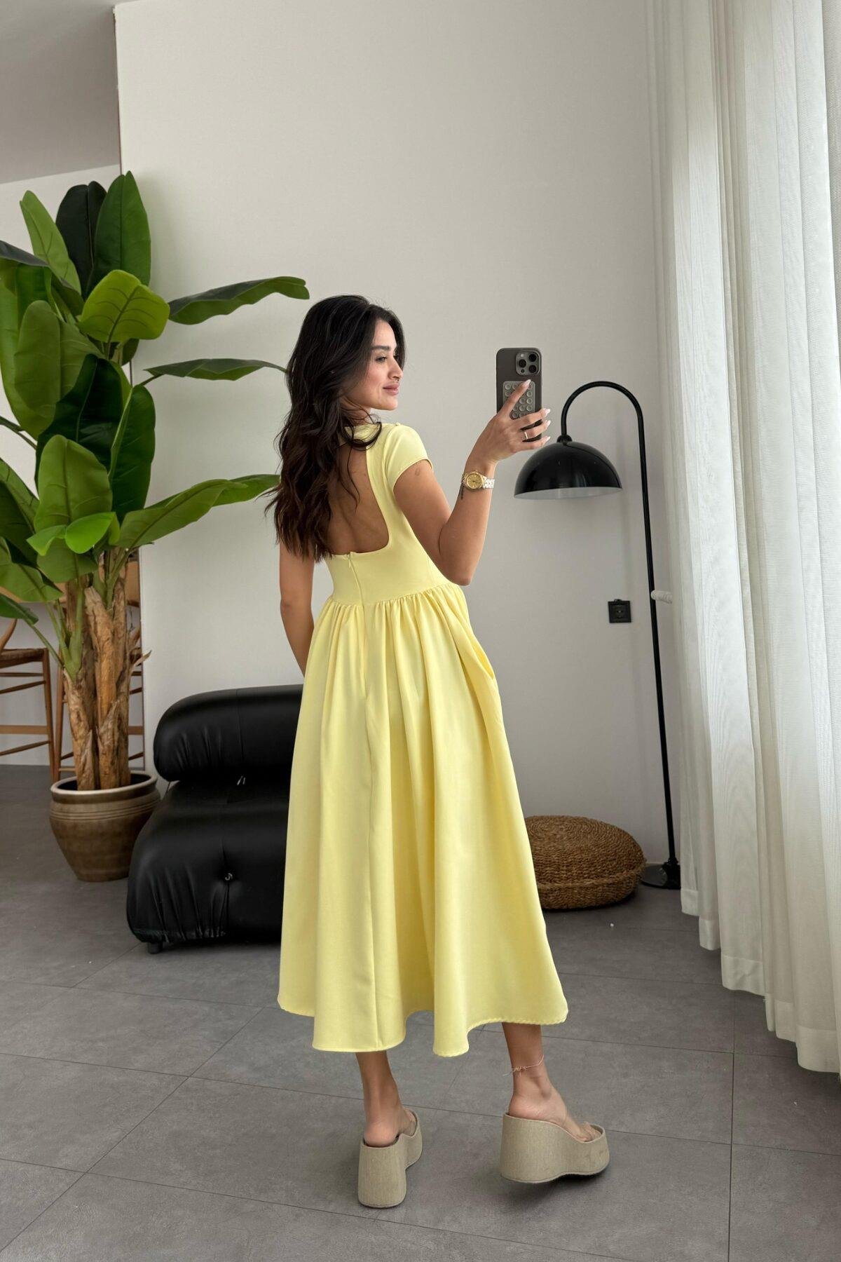 Kare Yaka Sırt Dekolteli Pliseli Belden Oturmalı Balon Uzun Elbise - SARI