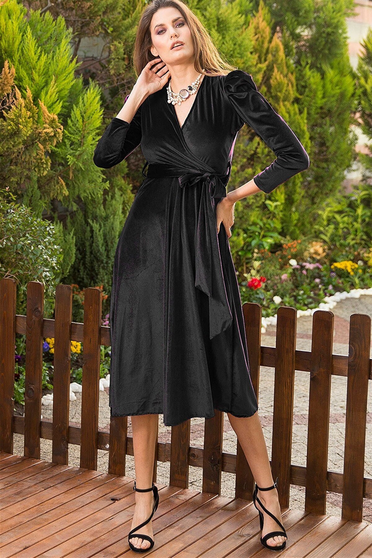 Karpuz Kol Kadife Kumaş Kuşaklı Elbise - SİYAH