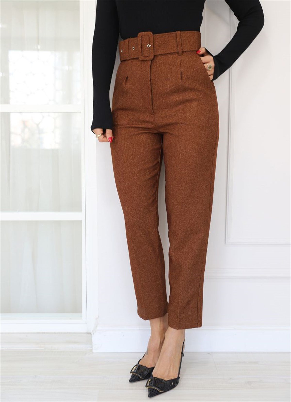 Kemerli Yüksek Bel Fitilli Kumaş Havuç Pantolon - KAHVERENGİ 