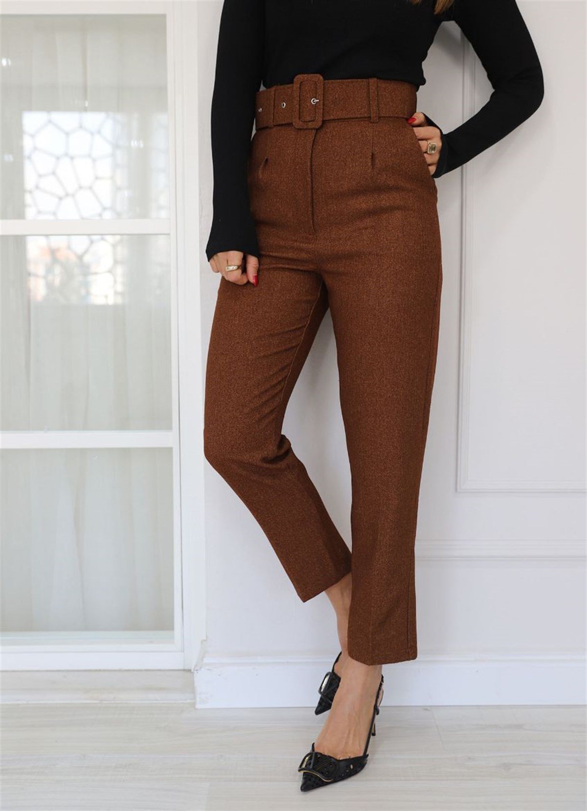 Kemerli Yüksek Bel Fitilli Kumaş Havuç Pantolon - KAHVERENGİ 