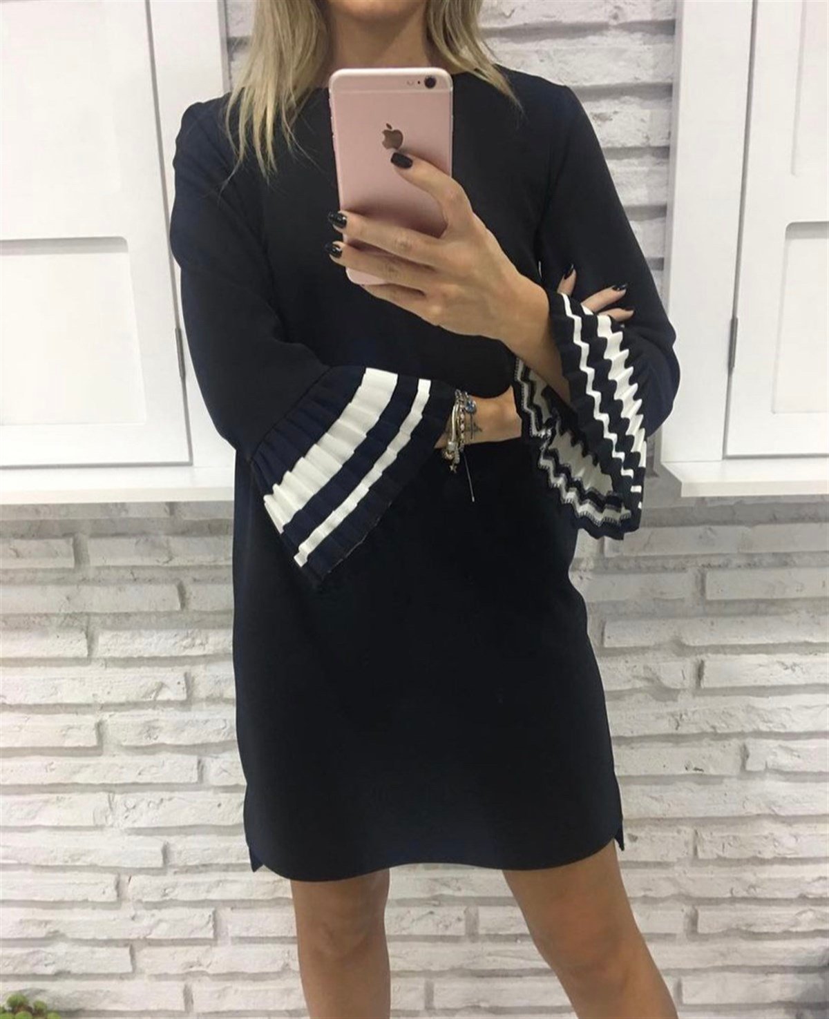 Kollar İspanyol Siyah Beyaz Çizgi Detaylıı Mini Elbise - SİYAH