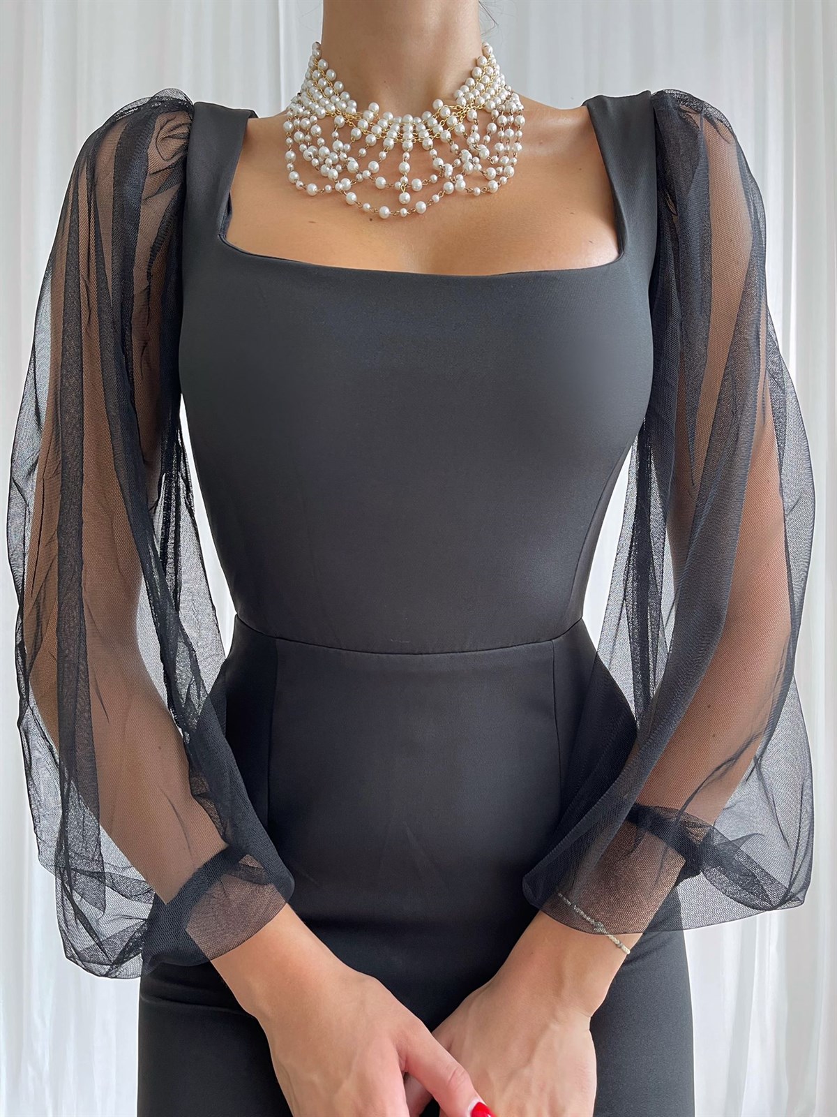 Kolları Tül Detay Kare Yaka Midiboy Kadın Elbise - SİYAH