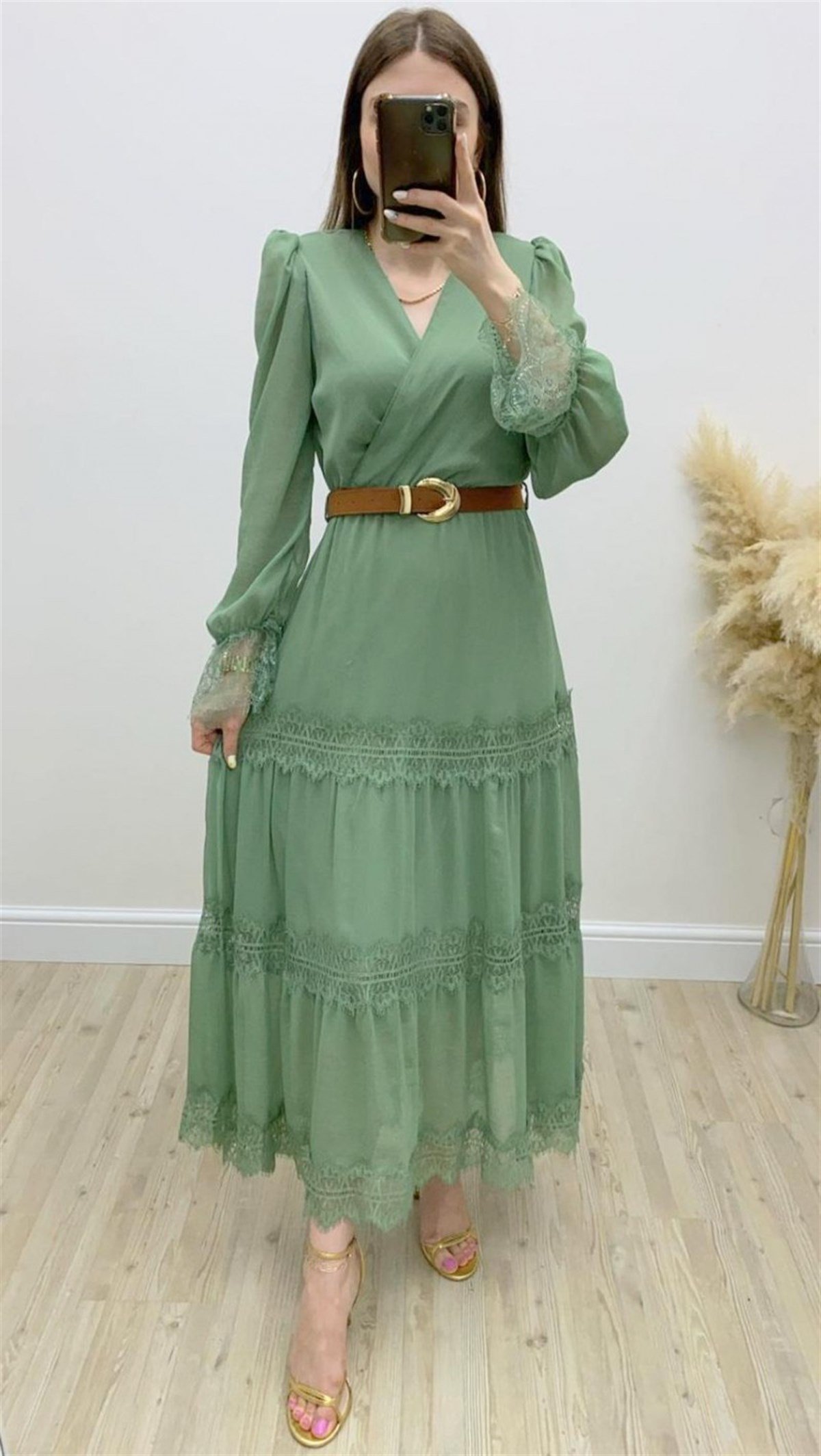 Kruvaze Kemerli Dantelli Şifon Elbise - MİNT YEŞİLİ