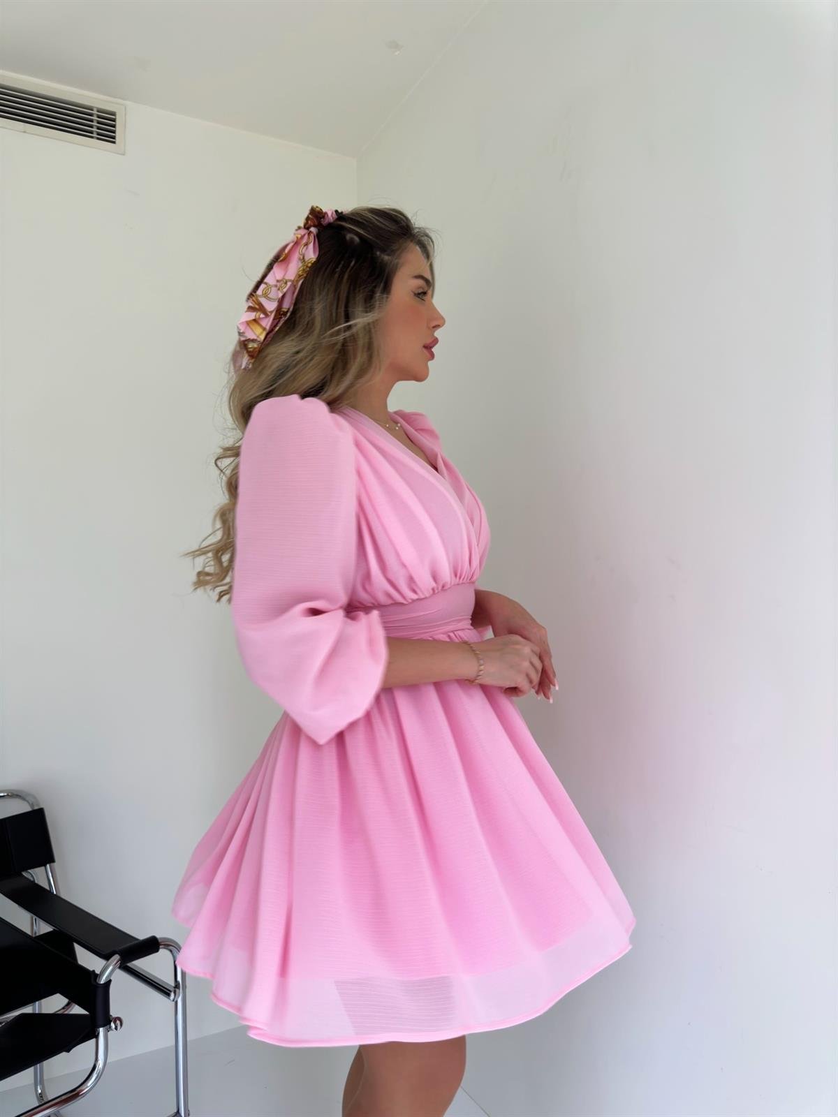 Kruvaze Yaka Belden Oturmalı Şifon Kumaş Kiloş Elbise - PEMBE